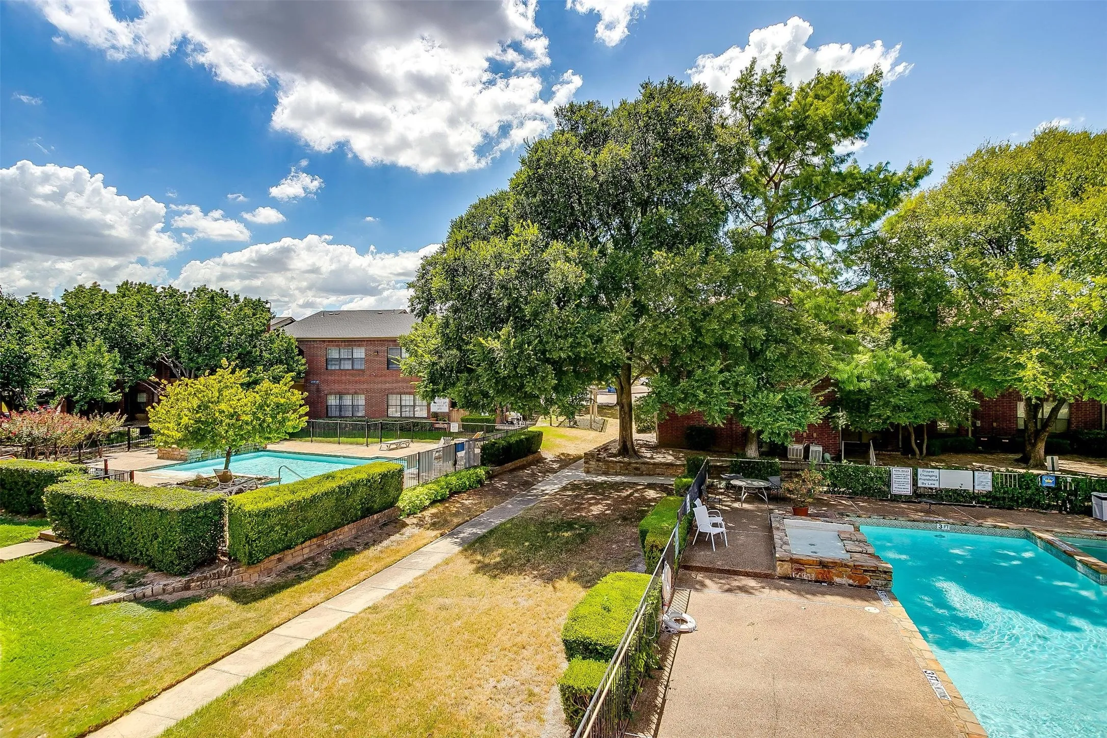 Condominium For Rent in Tarrant County , 3212 Donnelly Circle 502, Fort Worth, Texas 76107, 2 Bedroom, 2 Bathroom, Garage spaces, 1,069 Sqft, built in 1984, mls#21366579, Real Estate Agent in Fort Worth, Homes For Rent in Tarrant county, Homes For Rent in Fort Worth, Realtor in Fort Worth Texas, Real Estate Brokerage Independent Realty Texas, Luminita Cordes Realtor