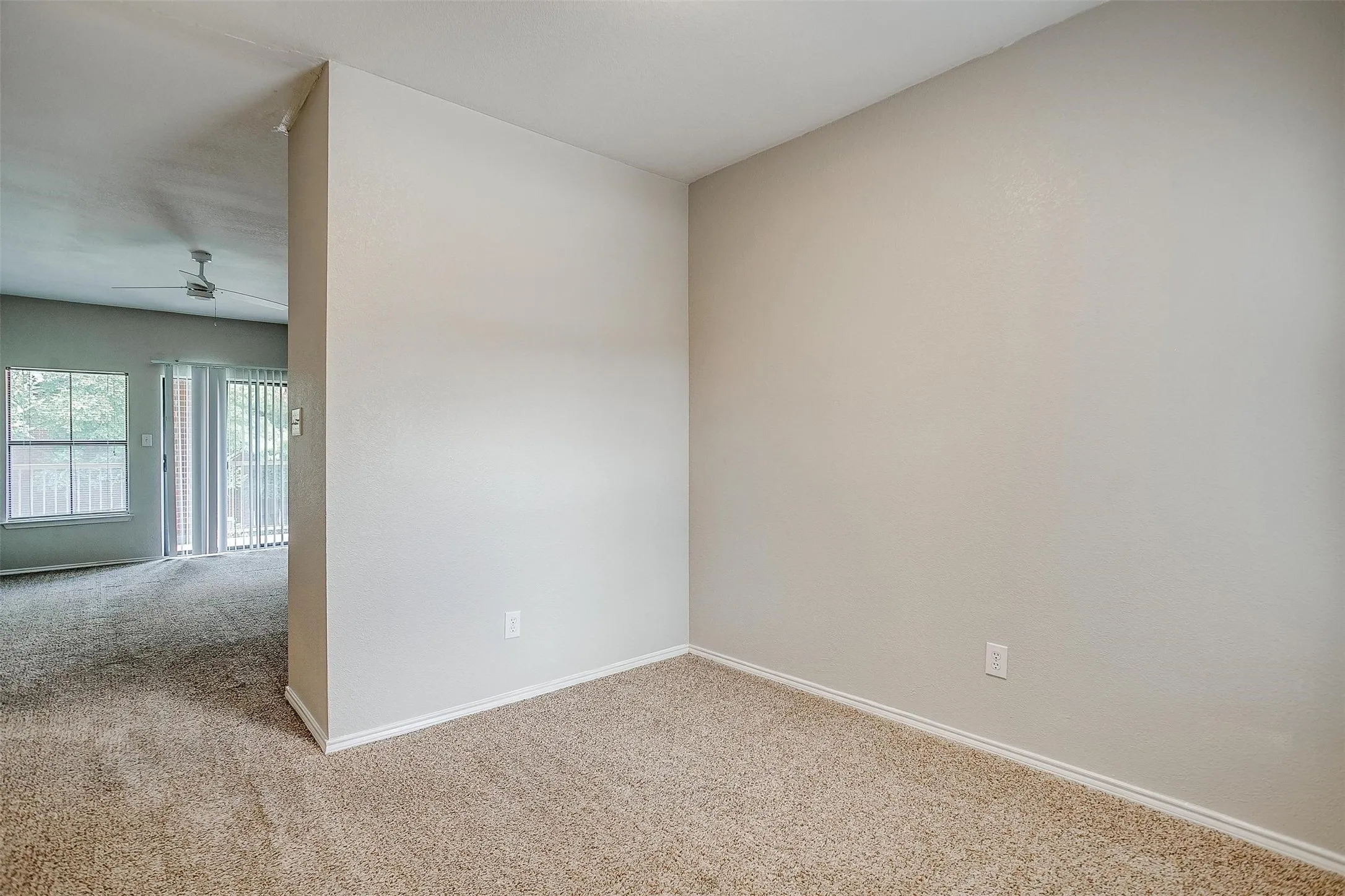 Condominium For Rent in Tarrant County , 3212 Donnelly Circle 502, Fort Worth, Texas 76107, 2 Bedroom, 2 Bathroom, Garage spaces, 1,069 Sqft, built in 1984, mls#21366579, Real Estate Agent in Fort Worth, Homes For Rent in Tarrant county, Homes For Rent in Fort Worth, Realtor in Fort Worth Texas, Real Estate Brokerage Independent Realty Texas, Luminita Cordes Realtor
