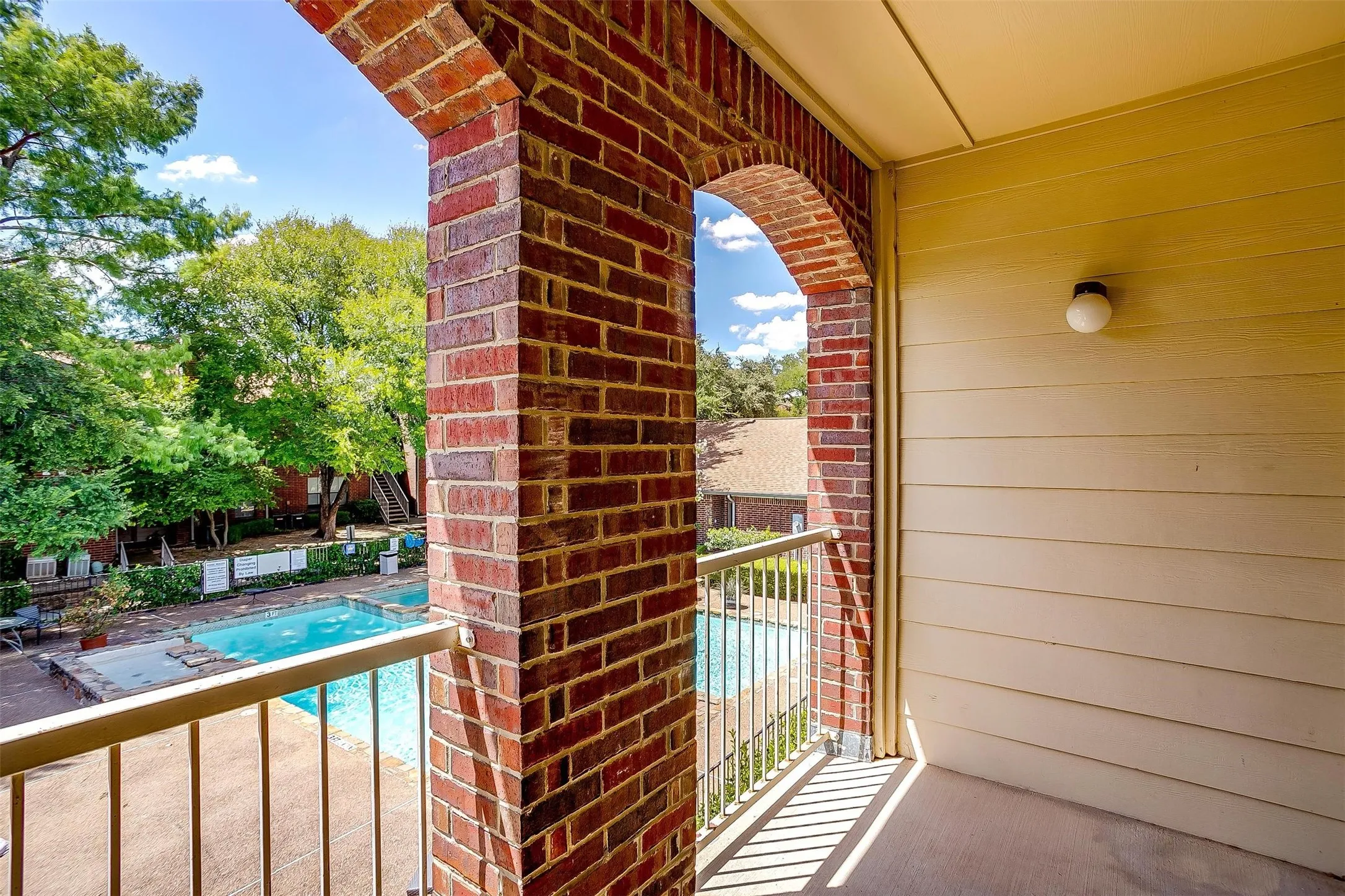 Condominium For Rent in Tarrant County , 3212 Donnelly Circle 502, Fort Worth, Texas 76107, 2 Bedroom, 2 Bathroom, Garage spaces, 1,069 Sqft, built in 1984, mls#21366579, Real Estate Agent in Fort Worth, Homes For Rent in Tarrant county, Homes For Rent in Fort Worth, Realtor in Fort Worth Texas, Real Estate Brokerage Independent Realty Texas, Luminita Cordes Realtor