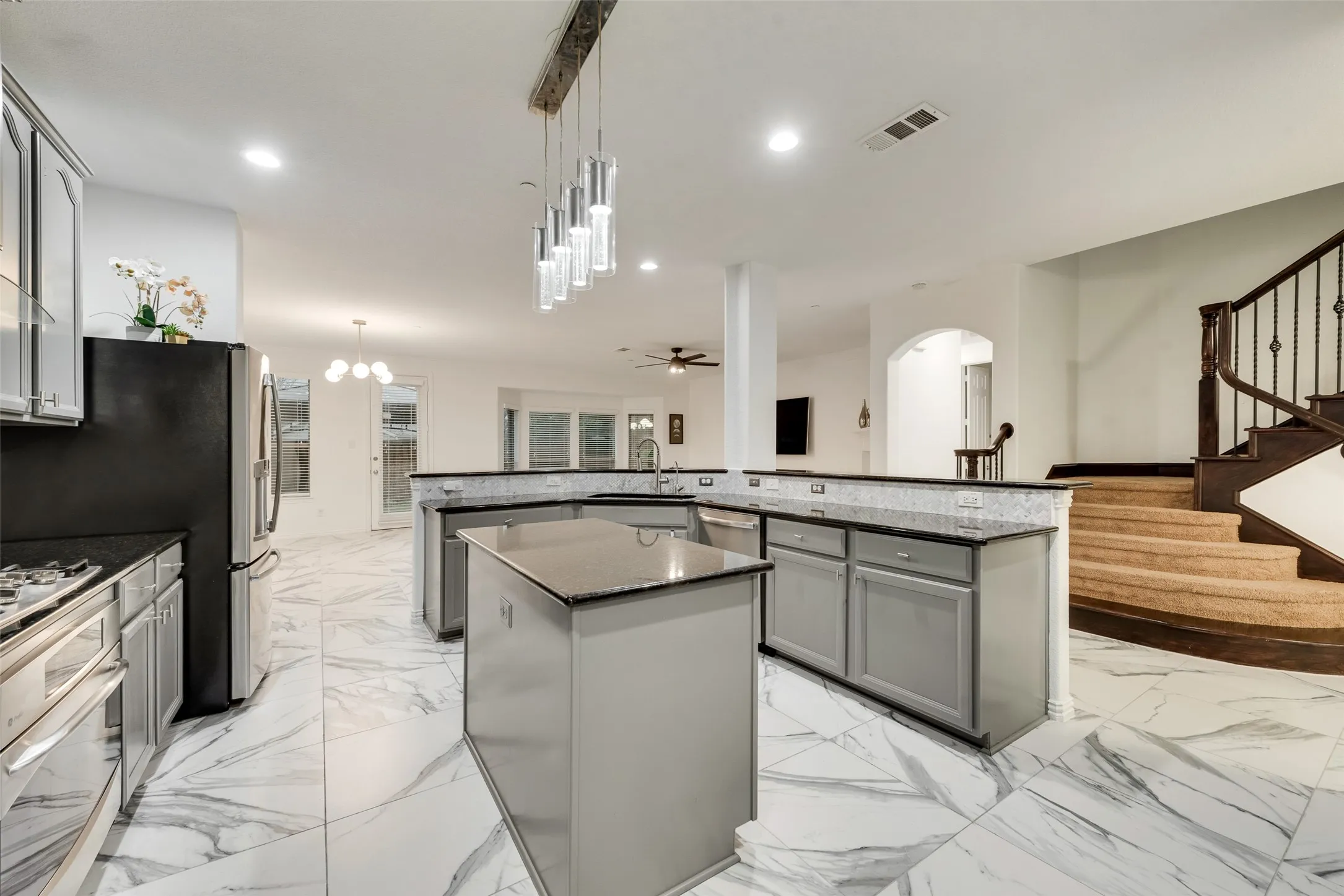 Single Family Residence For Rent in Denton County , 305 Blythe Bridge Drive, Roanoke, Texas 76262, 4 Bedroom, 4 Bathroom, 2 Garage spaces, 4,688 Sqft, built in 2009, mls#21370196, Real Estate Agent in Roanoke, Homes For Rent in Denton county, Homes For Rent in Roanoke, Realtor in Roanoke Texas, Real Estate Brokerage Independent Realty Texas, Luminita Cordes Realtor