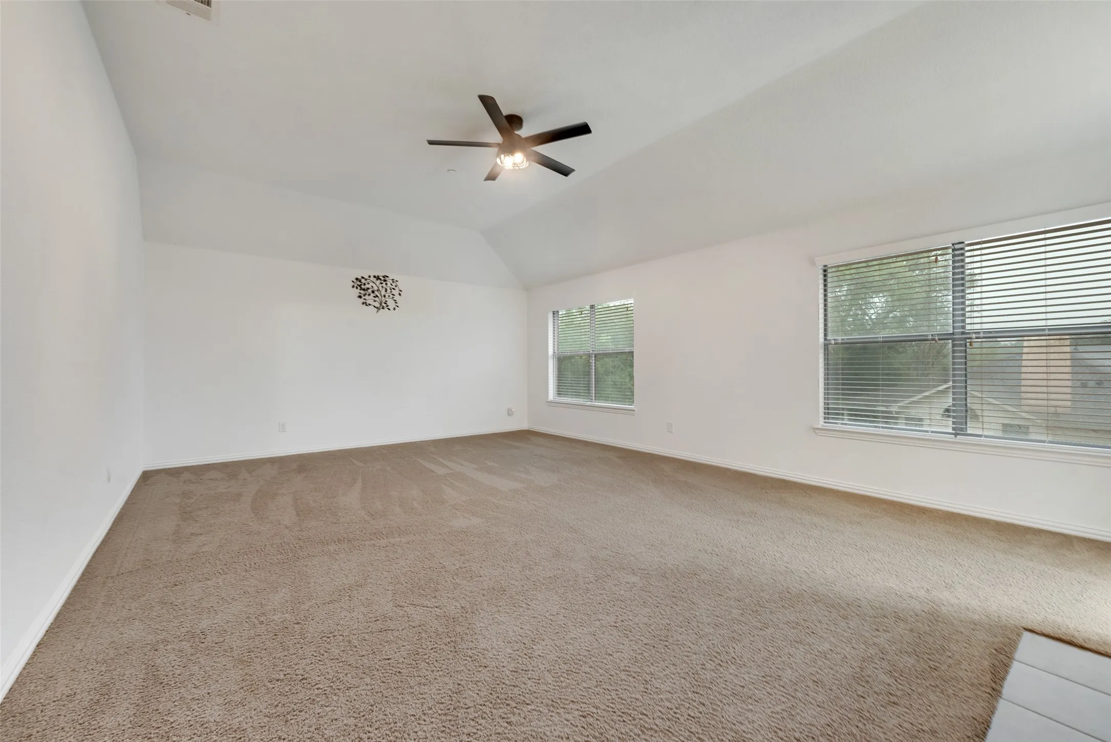 Single Family Residence For Rent in Denton County , 305 Blythe Bridge Drive, Roanoke, Texas 76262, 4 Bedroom, 4 Bathroom, 2 Garage spaces, 4,688 Sqft, built in 2009, mls#21370196, Real Estate Agent in Roanoke, Homes For Rent in Denton county, Homes For Rent in Roanoke, Realtor in Roanoke Texas, Real Estate Brokerage Independent Realty Texas, Luminita Cordes Realtor