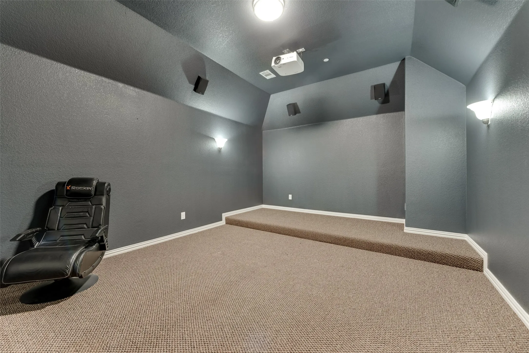 Single Family Residence For Rent in Denton County , 305 Blythe Bridge Drive, Roanoke, Texas 76262, 4 Bedroom, 4 Bathroom, 2 Garage spaces, 4,688 Sqft, built in 2009, mls#21370196, Real Estate Agent in Roanoke, Homes For Rent in Denton county, Homes For Rent in Roanoke, Realtor in Roanoke Texas, Real Estate Brokerage Independent Realty Texas, Luminita Cordes Realtor