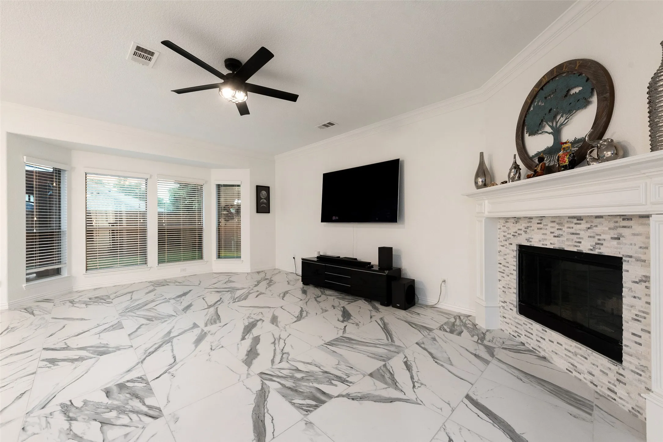 Single Family Residence For Rent in Denton County , 305 Blythe Bridge Drive, Roanoke, Texas 76262, 4 Bedroom, 4 Bathroom, 2 Garage spaces, 4,688 Sqft, built in 2009, mls#21370196, Real Estate Agent in Roanoke, Homes For Rent in Denton county, Homes For Rent in Roanoke, Realtor in Roanoke Texas, Real Estate Brokerage Independent Realty Texas, Luminita Cordes Realtor