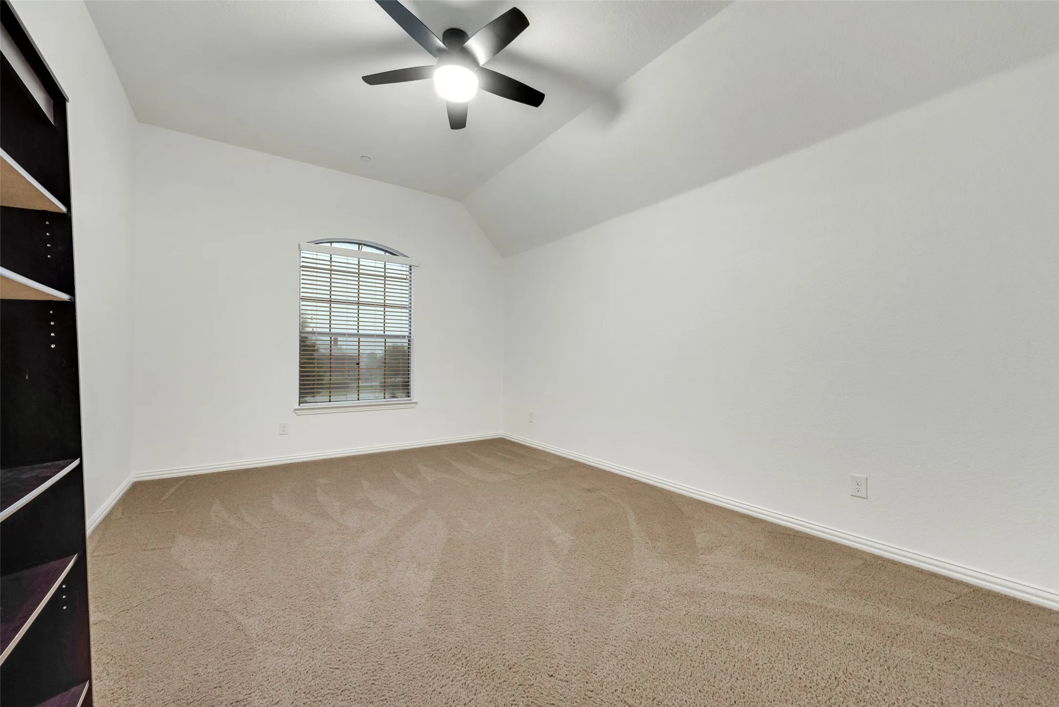 Single Family Residence For Rent in Denton County , 305 Blythe Bridge Drive, Roanoke, Texas 76262, 4 Bedroom, 4 Bathroom, 2 Garage spaces, 4,688 Sqft, built in 2009, mls#21370196, Real Estate Agent in Roanoke, Homes For Rent in Denton county, Homes For Rent in Roanoke, Realtor in Roanoke Texas, Real Estate Brokerage Independent Realty Texas, Luminita Cordes Realtor