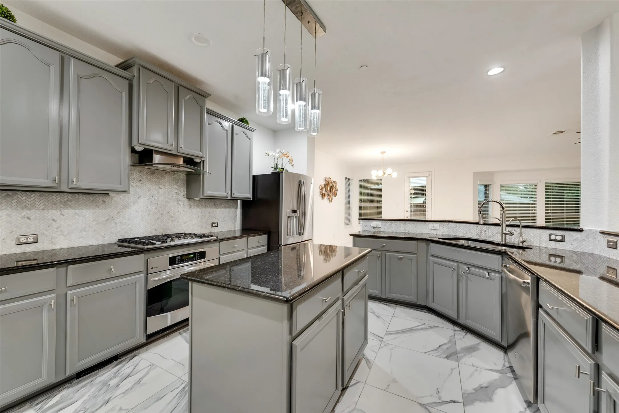 Single Family Residence For Rent in Denton County , 305 Blythe Bridge Drive, Roanoke, Texas 76262, 4 Bedroom, 4 Bathroom, 2 Garage spaces, 4,688 Sqft, built in 2009, mls#21370196, Real Estate Agent in Roanoke, Homes For Rent in Denton county, Homes For Rent in Roanoke, Realtor in Roanoke Texas, Real Estate Brokerage Independent Realty Texas, Luminita Cordes Realtor