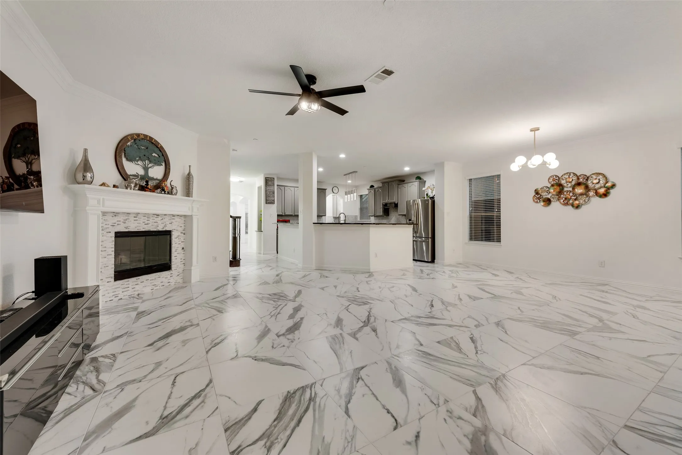 Single Family Residence For Rent in Denton County , 305 Blythe Bridge Drive, Roanoke, Texas 76262, 4 Bedroom, 4 Bathroom, 2 Garage spaces, 4,688 Sqft, built in 2009, mls#21370196, Real Estate Agent in Roanoke, Homes For Rent in Denton county, Homes For Rent in Roanoke, Realtor in Roanoke Texas, Real Estate Brokerage Independent Realty Texas, Luminita Cordes Realtor