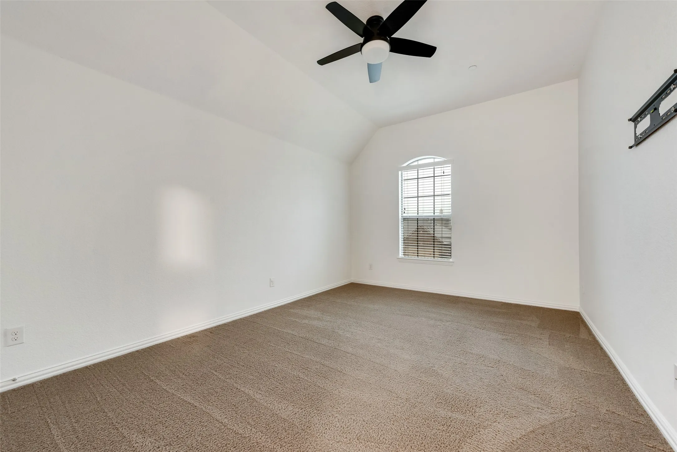 Single Family Residence For Rent in Denton County , 305 Blythe Bridge Drive, Roanoke, Texas 76262, 4 Bedroom, 4 Bathroom, 2 Garage spaces, 4,688 Sqft, built in 2009, mls#21370196, Real Estate Agent in Roanoke, Homes For Rent in Denton county, Homes For Rent in Roanoke, Realtor in Roanoke Texas, Real Estate Brokerage Independent Realty Texas, Luminita Cordes Realtor