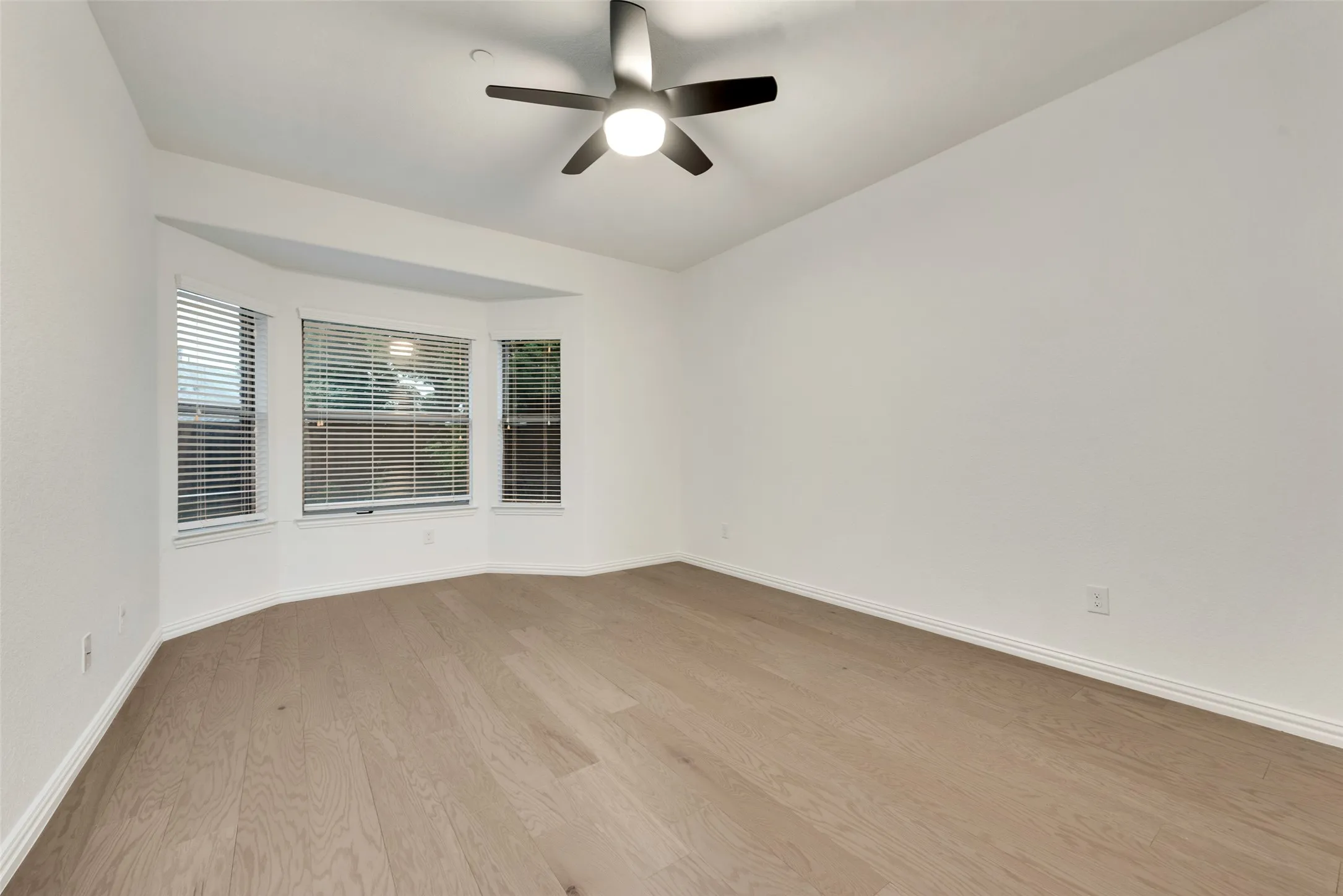 Single Family Residence For Rent in Denton County , 305 Blythe Bridge Drive, Roanoke, Texas 76262, 4 Bedroom, 4 Bathroom, 2 Garage spaces, 4,688 Sqft, built in 2009, mls#21370196, Real Estate Agent in Roanoke, Homes For Rent in Denton county, Homes For Rent in Roanoke, Realtor in Roanoke Texas, Real Estate Brokerage Independent Realty Texas, Luminita Cordes Realtor