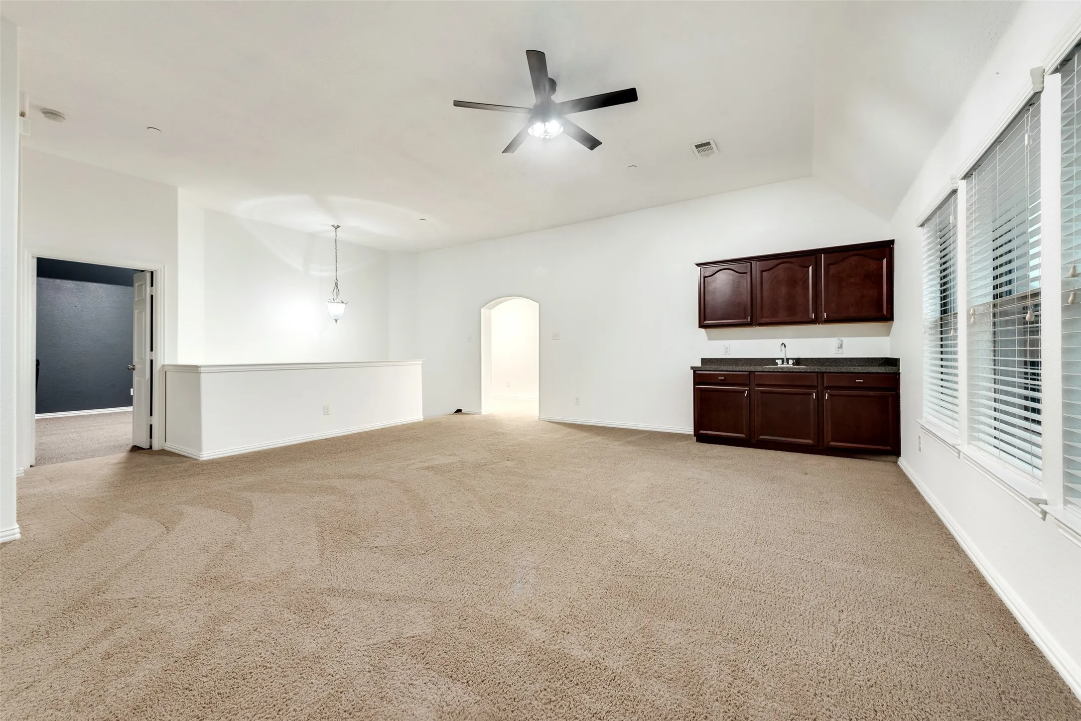 Single Family Residence For Rent in Denton County , 305 Blythe Bridge Drive, Roanoke, Texas 76262, 4 Bedroom, 4 Bathroom, 2 Garage spaces, 4,688 Sqft, built in 2009, mls#21370196, Real Estate Agent in Roanoke, Homes For Rent in Denton county, Homes For Rent in Roanoke, Realtor in Roanoke Texas, Real Estate Brokerage Independent Realty Texas, Luminita Cordes Realtor