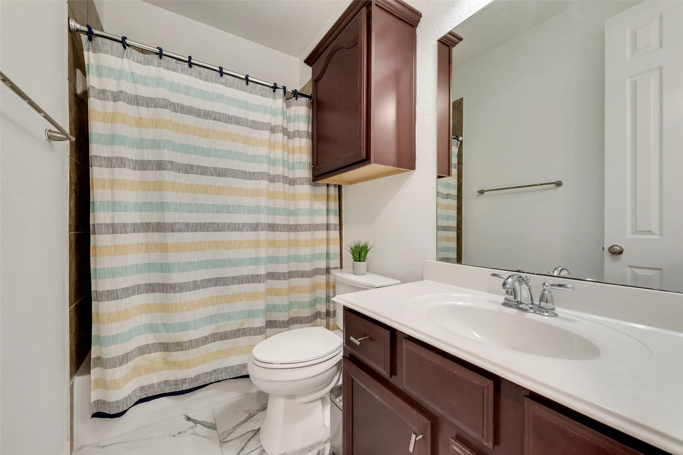 Single Family Residence For Rent in Denton County , 305 Blythe Bridge Drive, Roanoke, Texas 76262, 4 Bedroom, 4 Bathroom, 2 Garage spaces, 4,688 Sqft, built in 2009, mls#21370196, Real Estate Agent in Roanoke, Homes For Rent in Denton county, Homes For Rent in Roanoke, Realtor in Roanoke Texas, Real Estate Brokerage Independent Realty Texas, Luminita Cordes Realtor