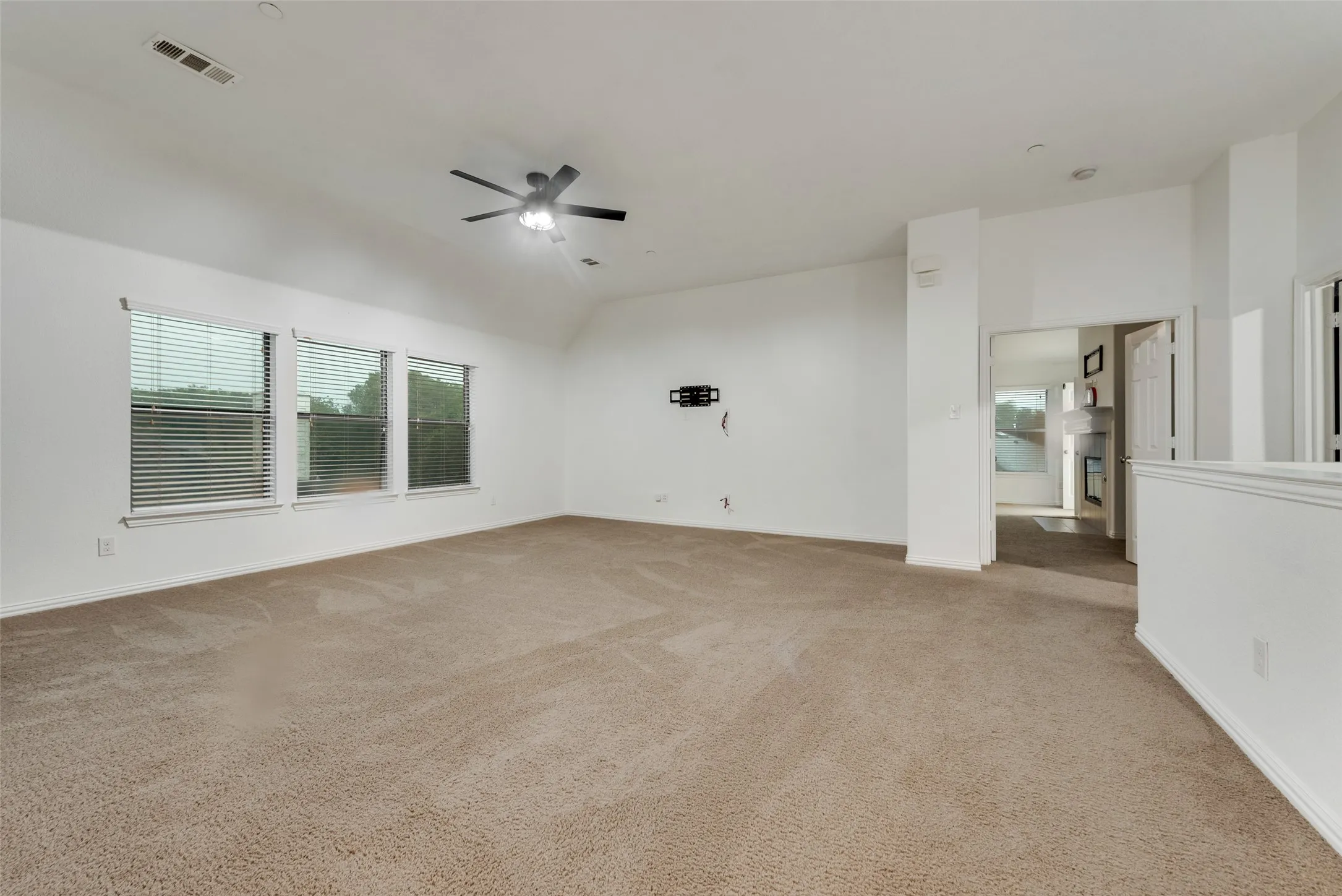 Single Family Residence For Rent in Denton County , 305 Blythe Bridge Drive, Roanoke, Texas 76262, 4 Bedroom, 4 Bathroom, 2 Garage spaces, 4,688 Sqft, built in 2009, mls#21370196, Real Estate Agent in Roanoke, Homes For Rent in Denton county, Homes For Rent in Roanoke, Realtor in Roanoke Texas, Real Estate Brokerage Independent Realty Texas, Luminita Cordes Realtor