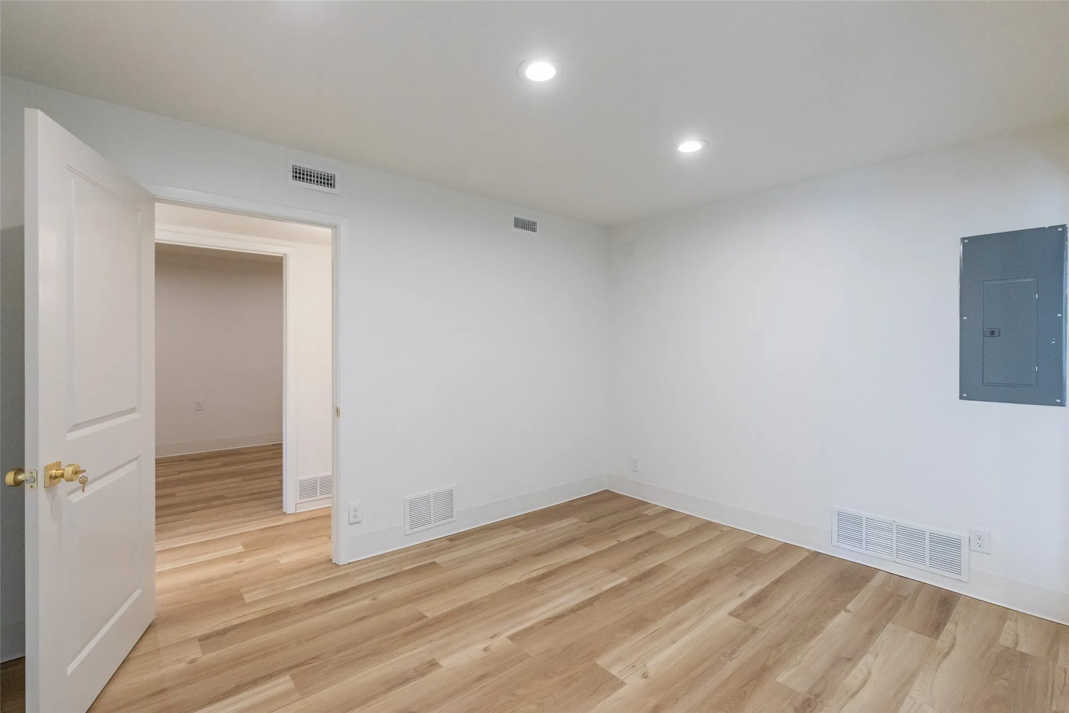 Office For Rent in Taylor County , 1311 Hickory Street, Abilene, Texas 79601, 0, 0, Garage spaces, 0 Sqft, built in 1956, mls#21371014, Real Estate Agent in Abilene, Homes For Rent in Taylor county, Homes For Rent in Abilene, Realtor in Abilene Texas, Real Estate Brokerage Independent Realty Texas, Luminita Cordes Realtor