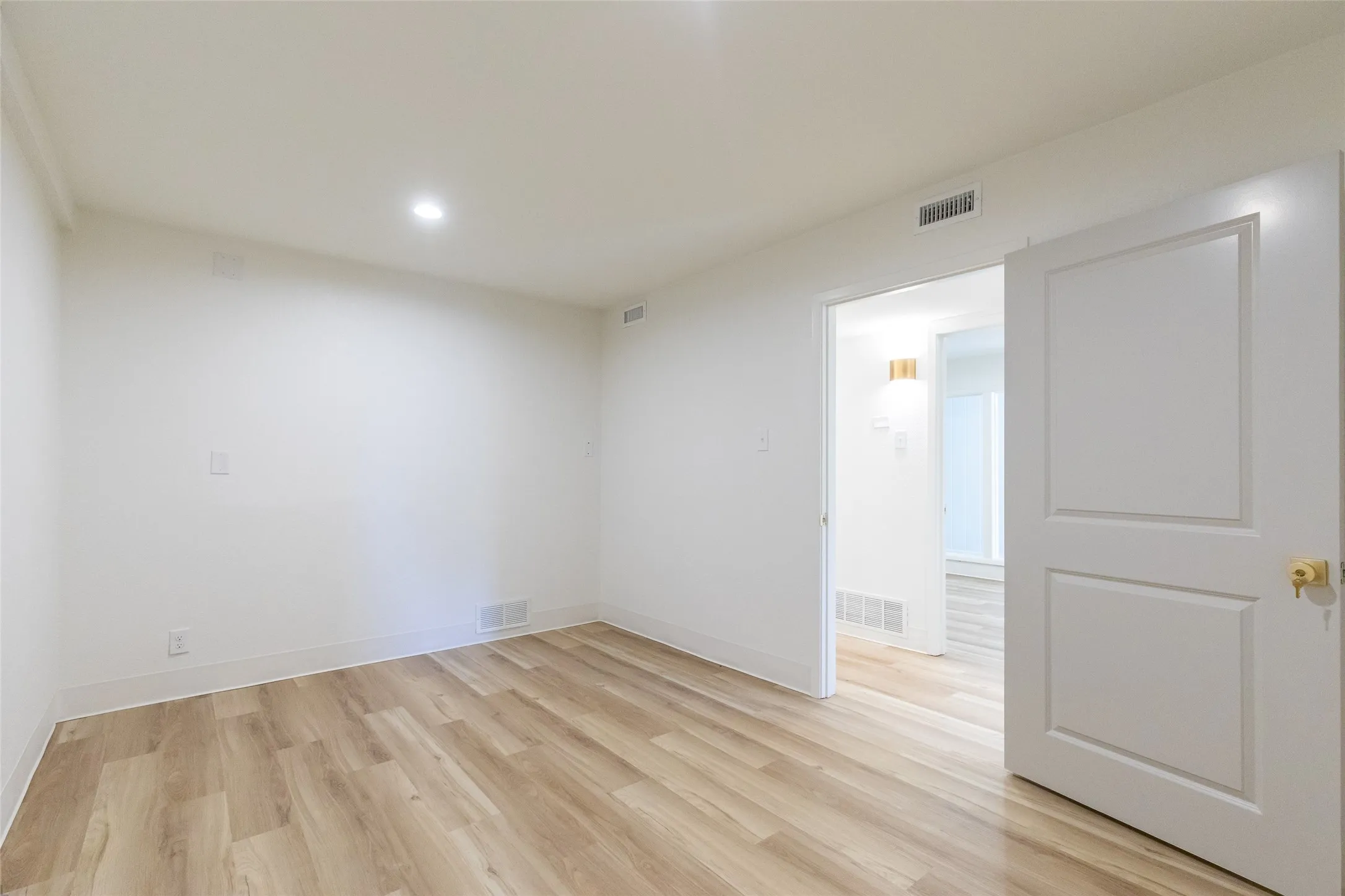 Office For Rent in Taylor County , 1311 Hickory Street, Abilene, Texas 79601, 0, 0, Garage spaces, 0 Sqft, built in 1956, mls#21371014, Real Estate Agent in Abilene, Homes For Rent in Taylor county, Homes For Rent in Abilene, Realtor in Abilene Texas, Real Estate Brokerage Independent Realty Texas, Luminita Cordes Realtor