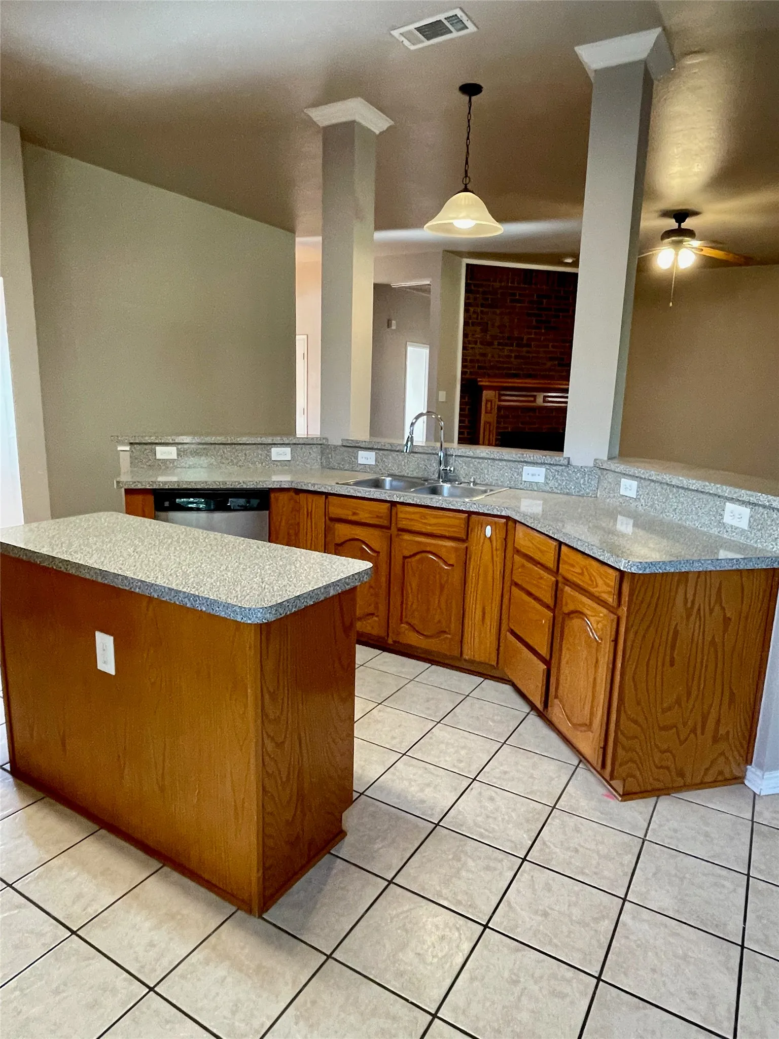 Single Family Residence For Rent in Collin County , 1425 Landsford Drive, Allen, Texas 75013, 4 Bedroom, 3 Bathroom, 2 Garage spaces, 2,375 Sqft, built in 2001, mls#21371026, Real Estate Agent in Allen, Homes For Rent in Collin county, Homes For Rent in Allen, Realtor in Allen Texas, Real Estate Brokerage Independent Realty Texas, Luminita Cordes Realtor