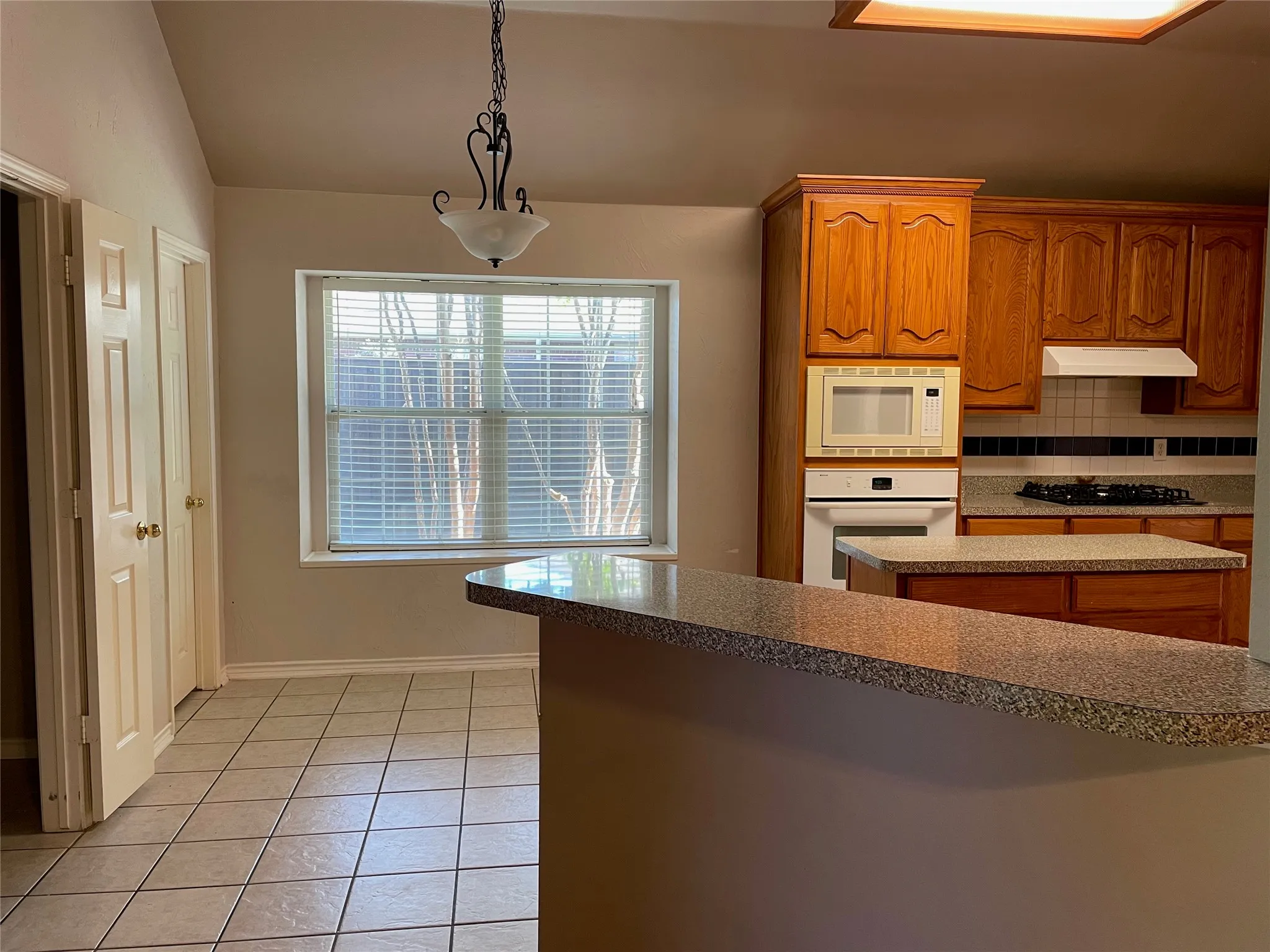 Single Family Residence For Rent in Collin County , 1425 Landsford Drive, Allen, Texas 75013, 4 Bedroom, 3 Bathroom, 2 Garage spaces, 2,375 Sqft, built in 2001, mls#21371026, Real Estate Agent in Allen, Homes For Rent in Collin county, Homes For Rent in Allen, Realtor in Allen Texas, Real Estate Brokerage Independent Realty Texas, Luminita Cordes Realtor