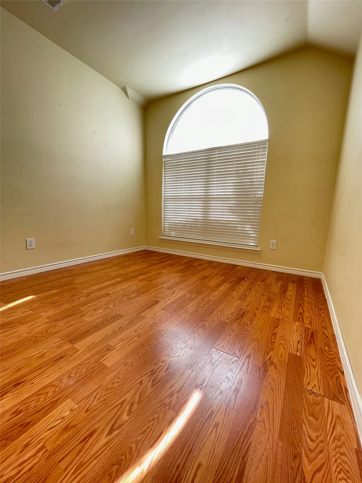 Single Family Residence For Rent in Collin County , 1425 Landsford Drive, Allen, Texas 75013, 4 Bedroom, 3 Bathroom, 2 Garage spaces, 2,375 Sqft, built in 2001, mls#21371026, Real Estate Agent in Allen, Homes For Rent in Collin county, Homes For Rent in Allen, Realtor in Allen Texas, Real Estate Brokerage Independent Realty Texas, Luminita Cordes Realtor