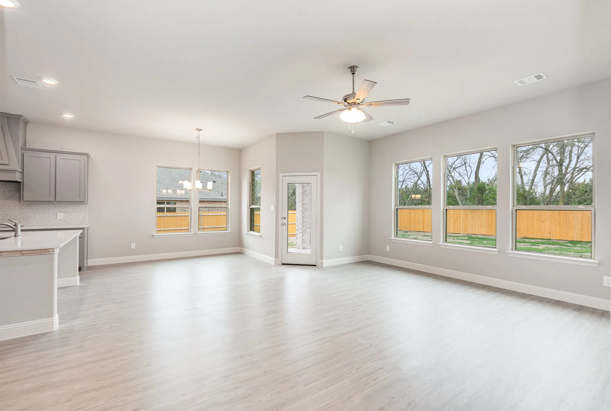 Single Family Residence For Rent in Dallas County , 1019 Ella Drive, De Soto, Texas 75115, 5 Bedroom, 3 Bathroom, 2 Garage spaces, 2,625 Sqft, built in 2025, mls#21371028, Real Estate Agent in De Soto, Homes For Rent in Dallas county, Homes For Rent in De Soto, Realtor in De Soto Texas, Real Estate Brokerage Independent Realty Texas, Luminita Cordes Realtor