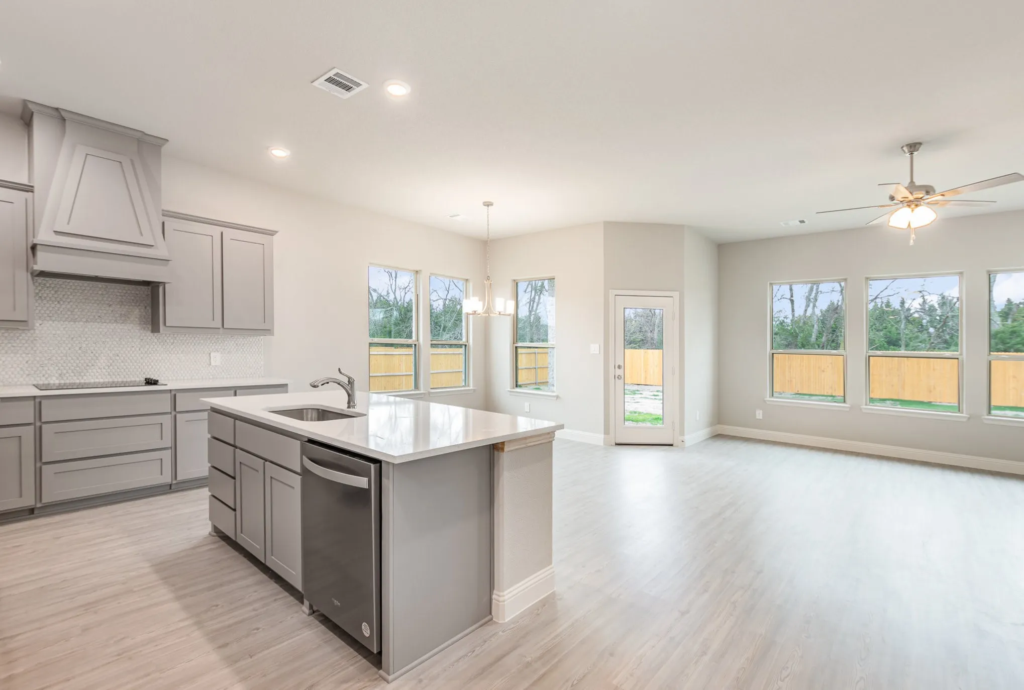 Single Family Residence For Rent in Dallas County , 1019 Ella Drive, De Soto, Texas 75115, 5 Bedroom, 3 Bathroom, 2 Garage spaces, 2,625 Sqft, built in 2025, mls#21371028, Real Estate Agent in De Soto, Homes For Rent in Dallas county, Homes For Rent in De Soto, Realtor in De Soto Texas, Real Estate Brokerage Independent Realty Texas, Luminita Cordes Realtor