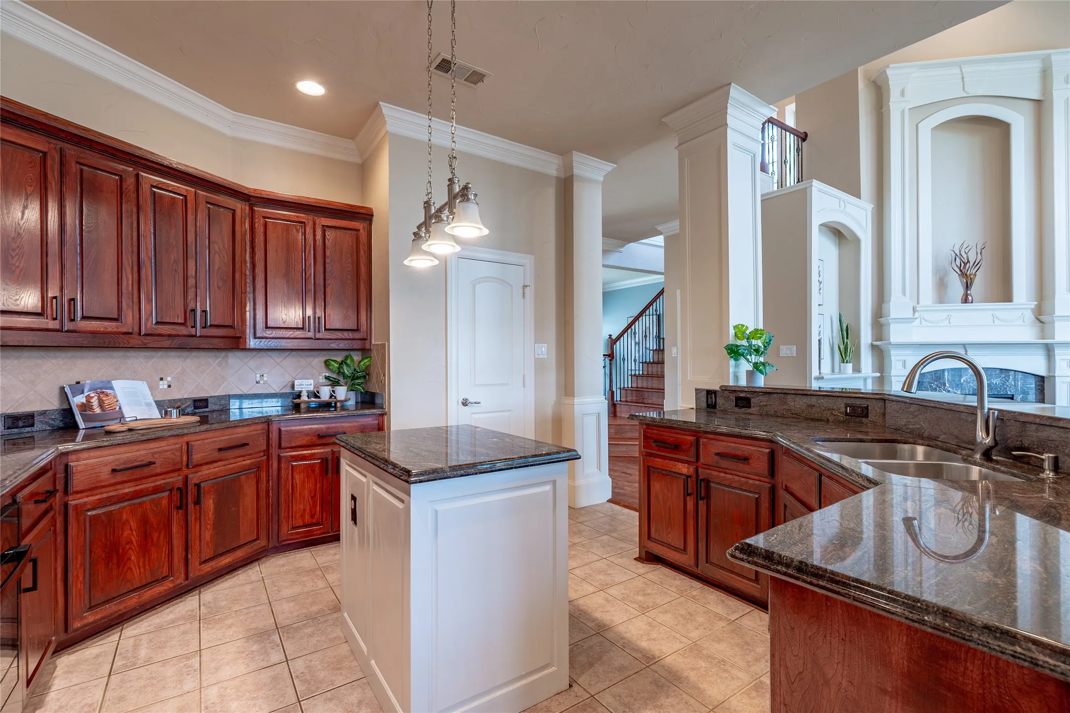 Single Family Residence For Sale in Dallas County , 3414 Chapelwood Drive, Sunnyvale, Texas 75182, 4 Bedroom, 3 Bathroom, 2 Garage spaces, 3,424 Sqft, built in 1999, mls#21370162, Real Estate Agent in Sunnyvale, Homes For Sale in Dallas county, Homes For Sale in Sunnyvale, Realtor in Sunnyvale Texas, Real Estate Brokerage Independent Realty Texas, Luminita Cordes Realtor
