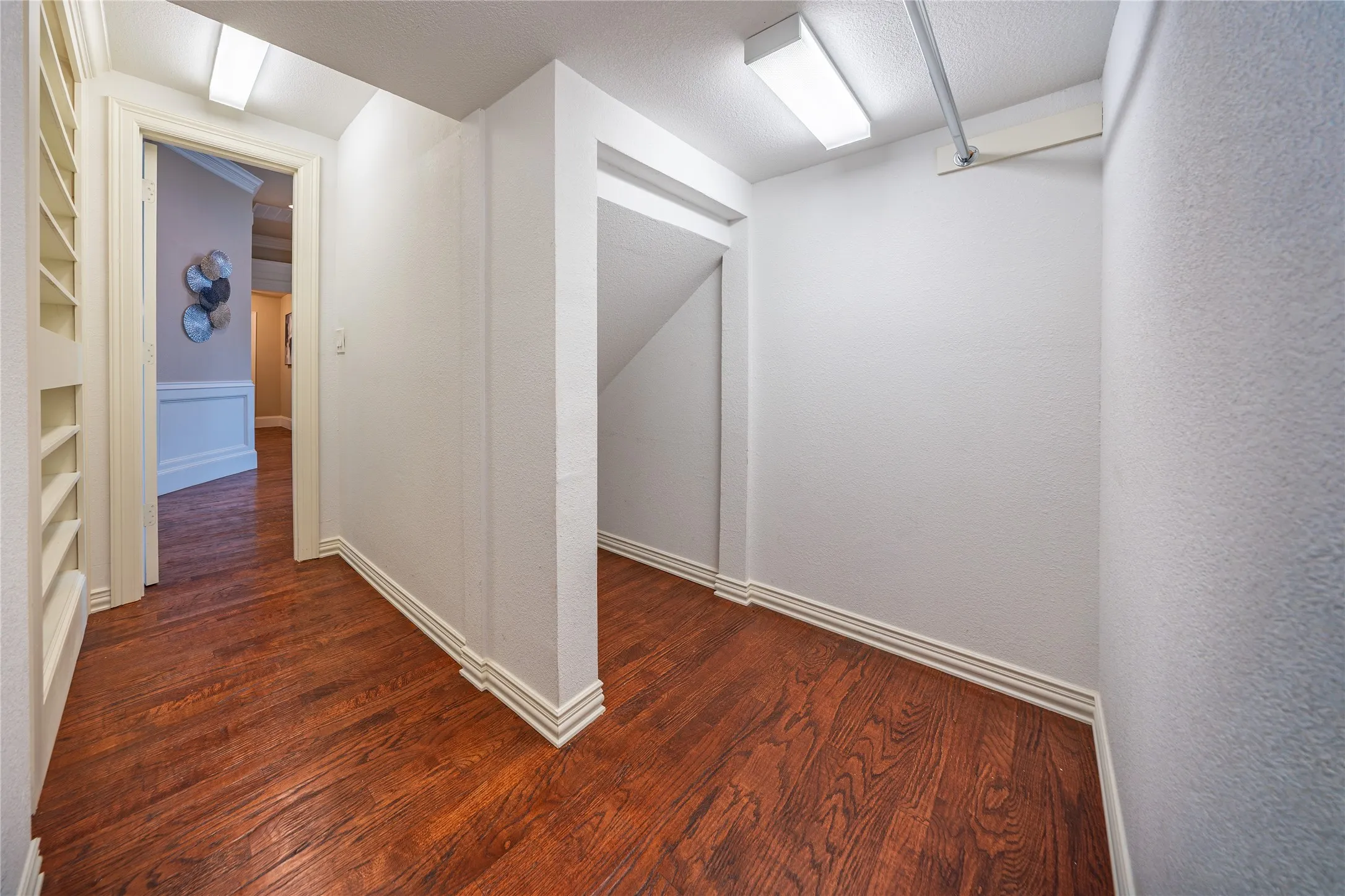 Single Family Residence For Sale in Dallas County , 3414 Chapelwood Drive, Sunnyvale, Texas 75182, 4 Bedroom, 3 Bathroom, 2 Garage spaces, 3,424 Sqft, built in 1999, mls#21370162, Real Estate Agent in Sunnyvale, Homes For Sale in Dallas county, Homes For Sale in Sunnyvale, Realtor in Sunnyvale Texas, Real Estate Brokerage Independent Realty Texas, Luminita Cordes Realtor