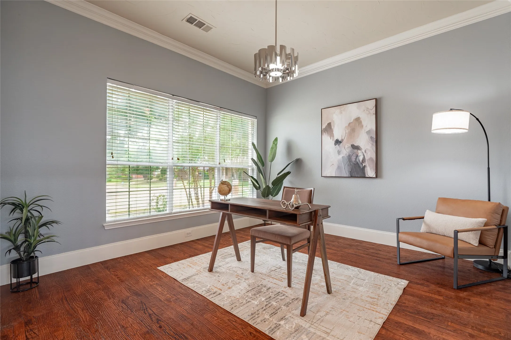 Formal living room or office