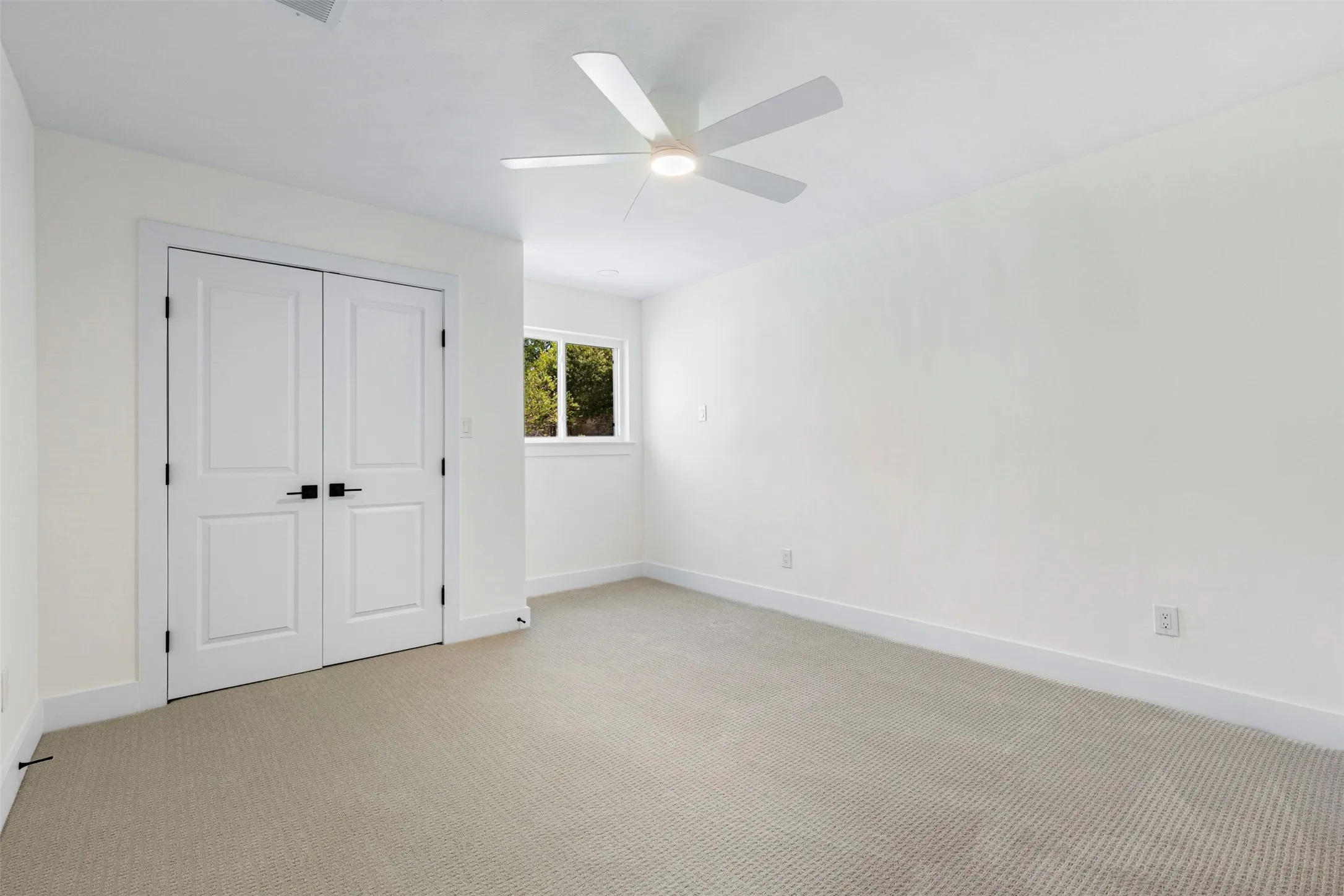 Single Family Residence For Sale in Dallas County , 17133 Earthwind Drive, Dallas, Texas 75248, 4 Bedroom, 5 Bathroom, 2 Garage spaces, 3,433 Sqft, built in 1977, mls#21359166, Real Estate Agent in Dallas, Homes For Sale in Dallas county, Homes For Sale in Dallas, Realtor in Dallas Texas, Real Estate Brokerage Independent Realty Texas, Luminita Cordes Realtor