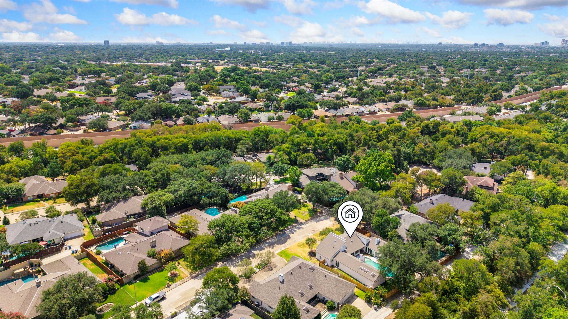 Single Family Residence For Sale in Dallas County , 17133 Earthwind Drive, Dallas, Texas 75248, 4 Bedroom, 5 Bathroom, 2 Garage spaces, 3,433 Sqft, built in 1977, mls#21359166, Real Estate Agent in Dallas, Homes For Sale in Dallas county, Homes For Sale in Dallas, Realtor in Dallas Texas, Real Estate Brokerage Independent Realty Texas, Luminita Cordes Realtor