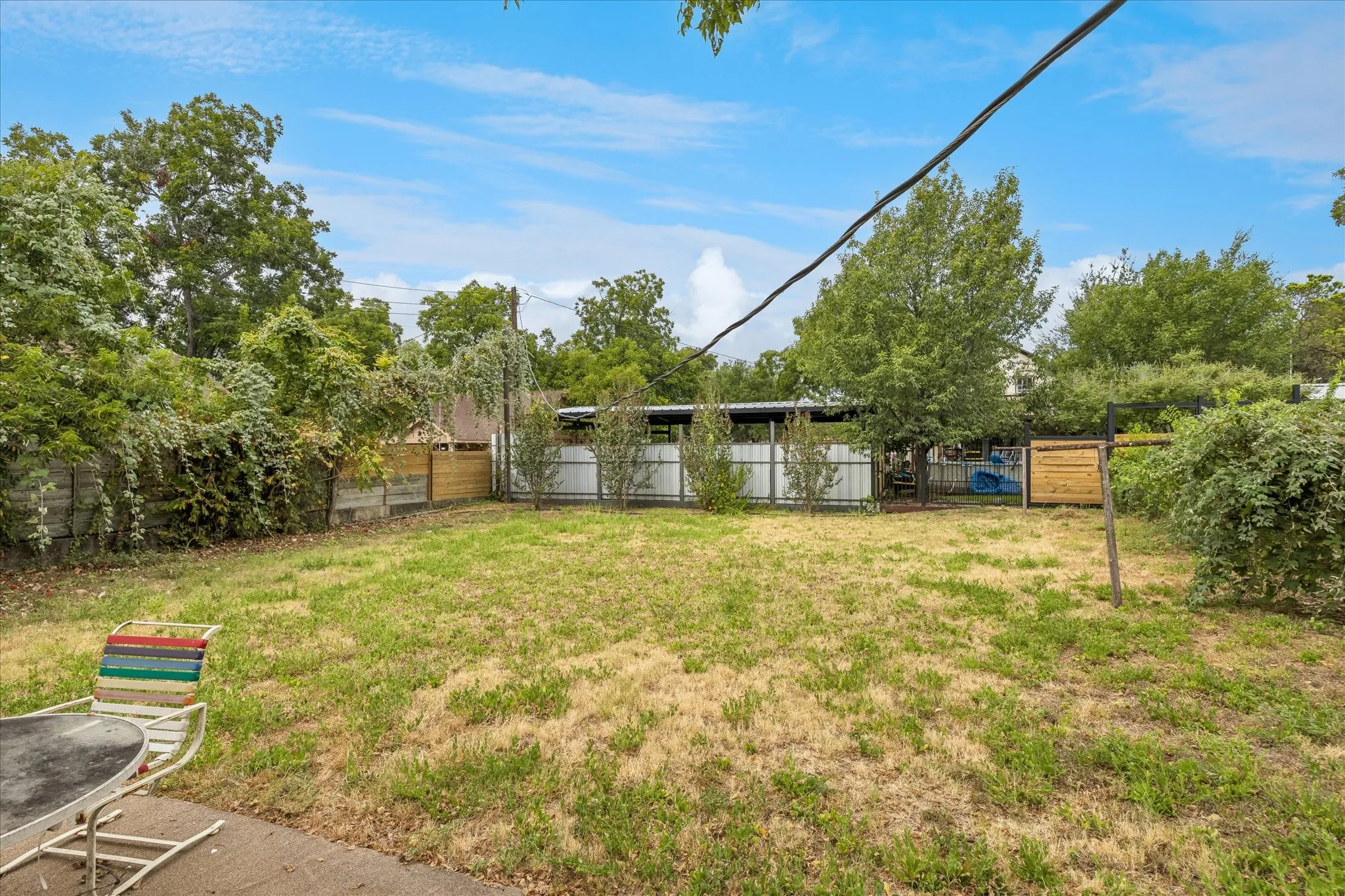 Single Family Residence For Sale in Tarrant County , 2005 Haltom Road, Haltom City, Texas 76117, 3 Bedroom, 2 Bathroom, 1 Garage spaces, 1,140 Sqft, built in 1956, mls#21368295, Real Estate Agent in Haltom City, Homes For Sale in Tarrant county, Homes For Sale in Haltom City, Realtor in Haltom City Texas, Real Estate Brokerage Independent Realty Texas, Luminita Cordes Realtor
