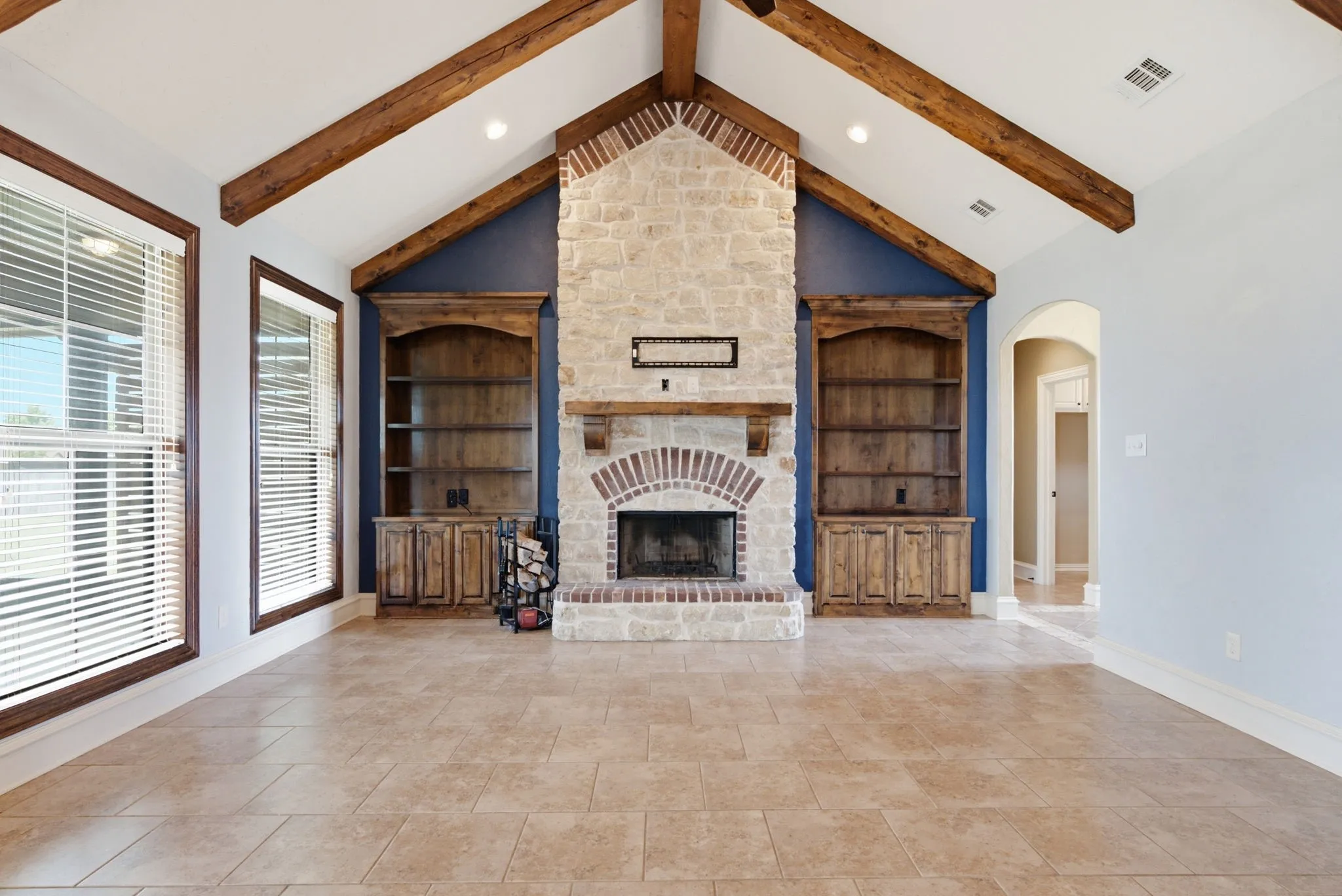 Single Family Residence For Sale in Cherokee County , 295 Kwando Lane, Bullard, Texas 75757, 3 Bedroom, 2 Bathroom, 2 Garage spaces, 2,326 Sqft, built in 2011, mls#21357787, Real Estate Agent in Bullard, Homes For Sale in Cherokee county, Homes For Sale in Bullard, Realtor in Bullard Texas, Real Estate Brokerage Independent Realty Texas, Luminita Cordes Realtor