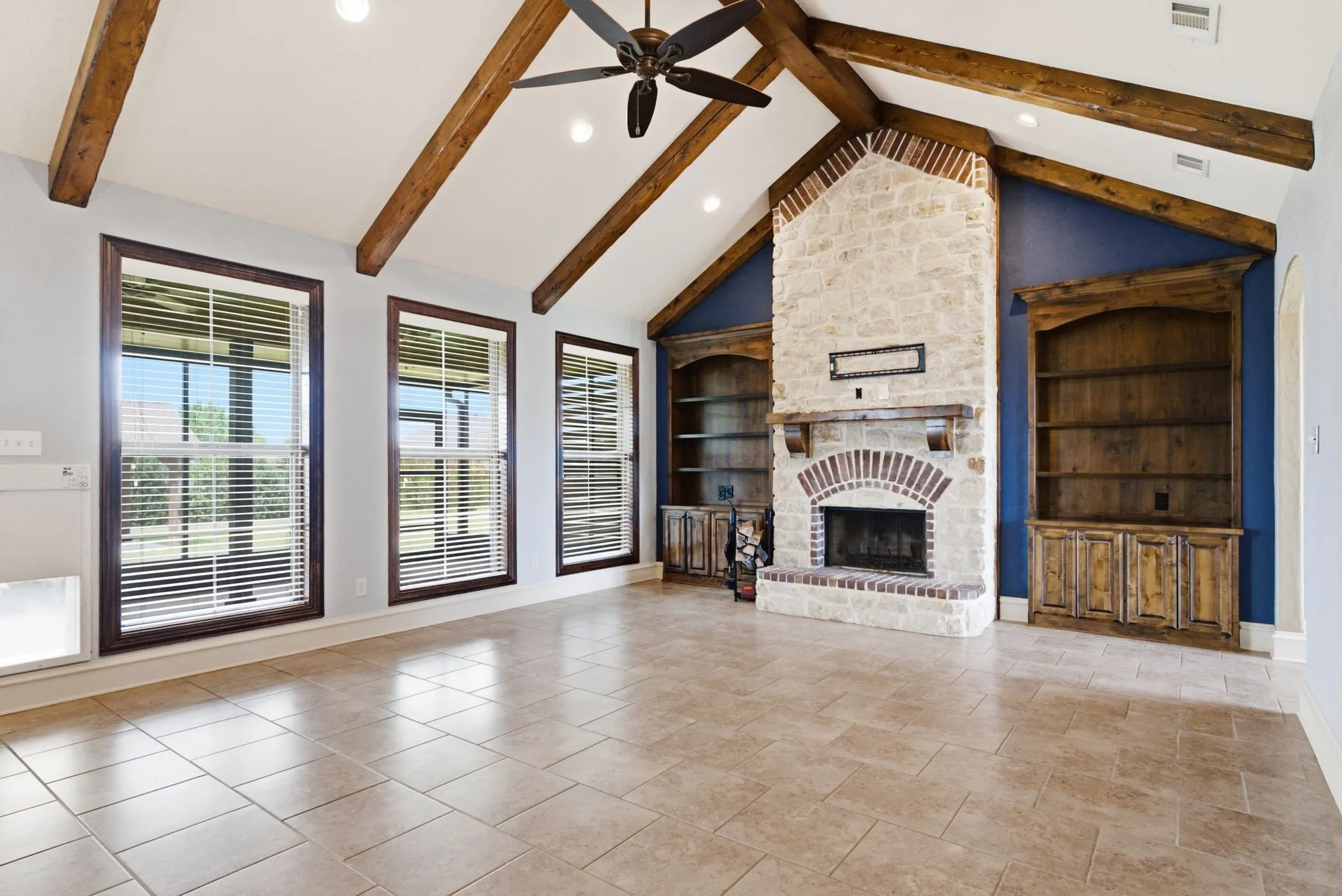 Single Family Residence For Sale in Cherokee County , 295 Kwando Lane, Bullard, Texas 75757, 3 Bedroom, 2 Bathroom, 2 Garage spaces, 2,326 Sqft, built in 2011, mls#21357787, Real Estate Agent in Bullard, Homes For Sale in Cherokee county, Homes For Sale in Bullard, Realtor in Bullard Texas, Real Estate Brokerage Independent Realty Texas, Luminita Cordes Realtor