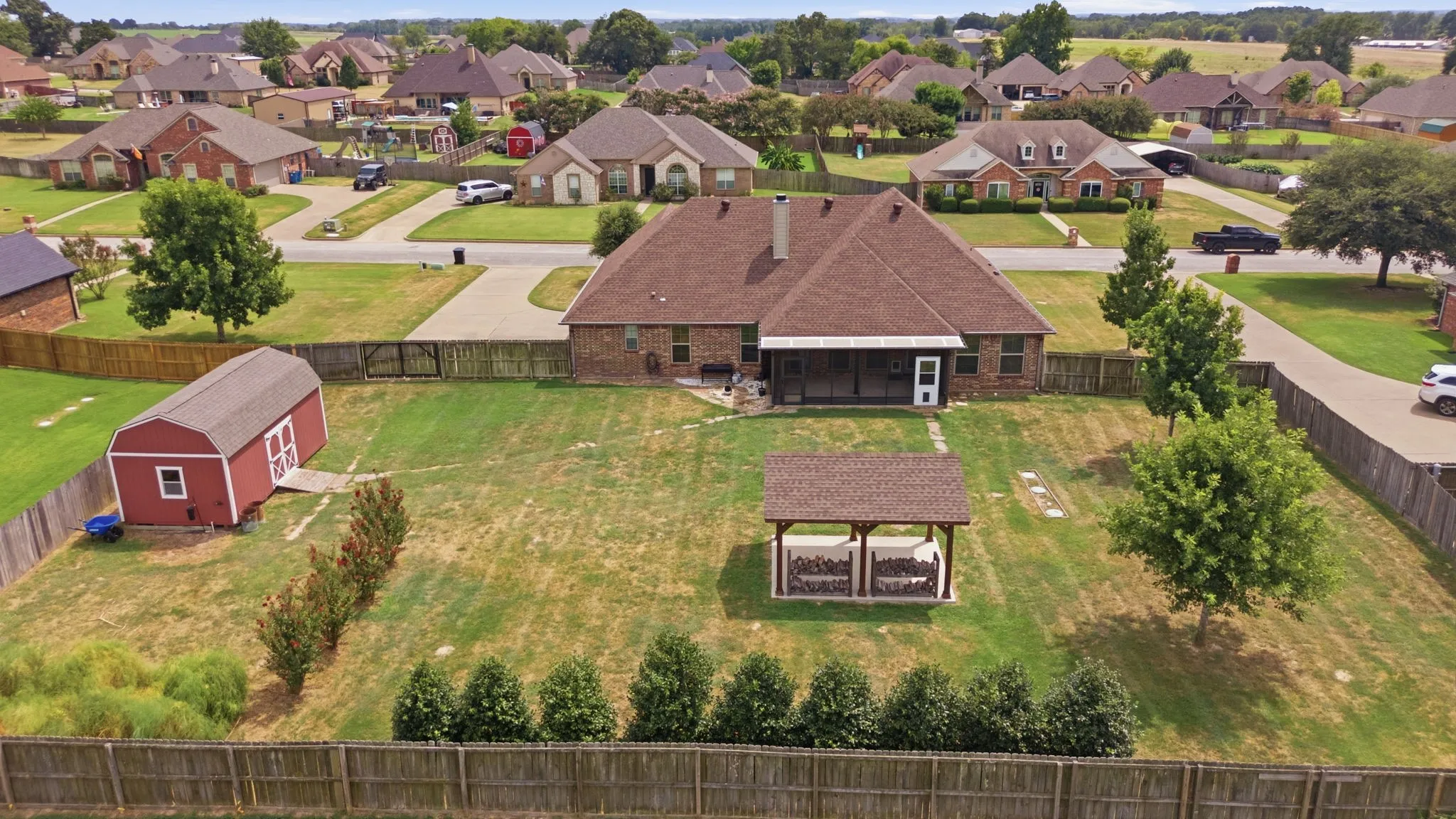 Single Family Residence For Sale in Cherokee County , 295 Kwando Lane, Bullard, Texas 75757, 3 Bedroom, 2 Bathroom, 2 Garage spaces, 2,326 Sqft, built in 2011, mls#21357787, Real Estate Agent in Bullard, Homes For Sale in Cherokee county, Homes For Sale in Bullard, Realtor in Bullard Texas, Real Estate Brokerage Independent Realty Texas, Luminita Cordes Realtor