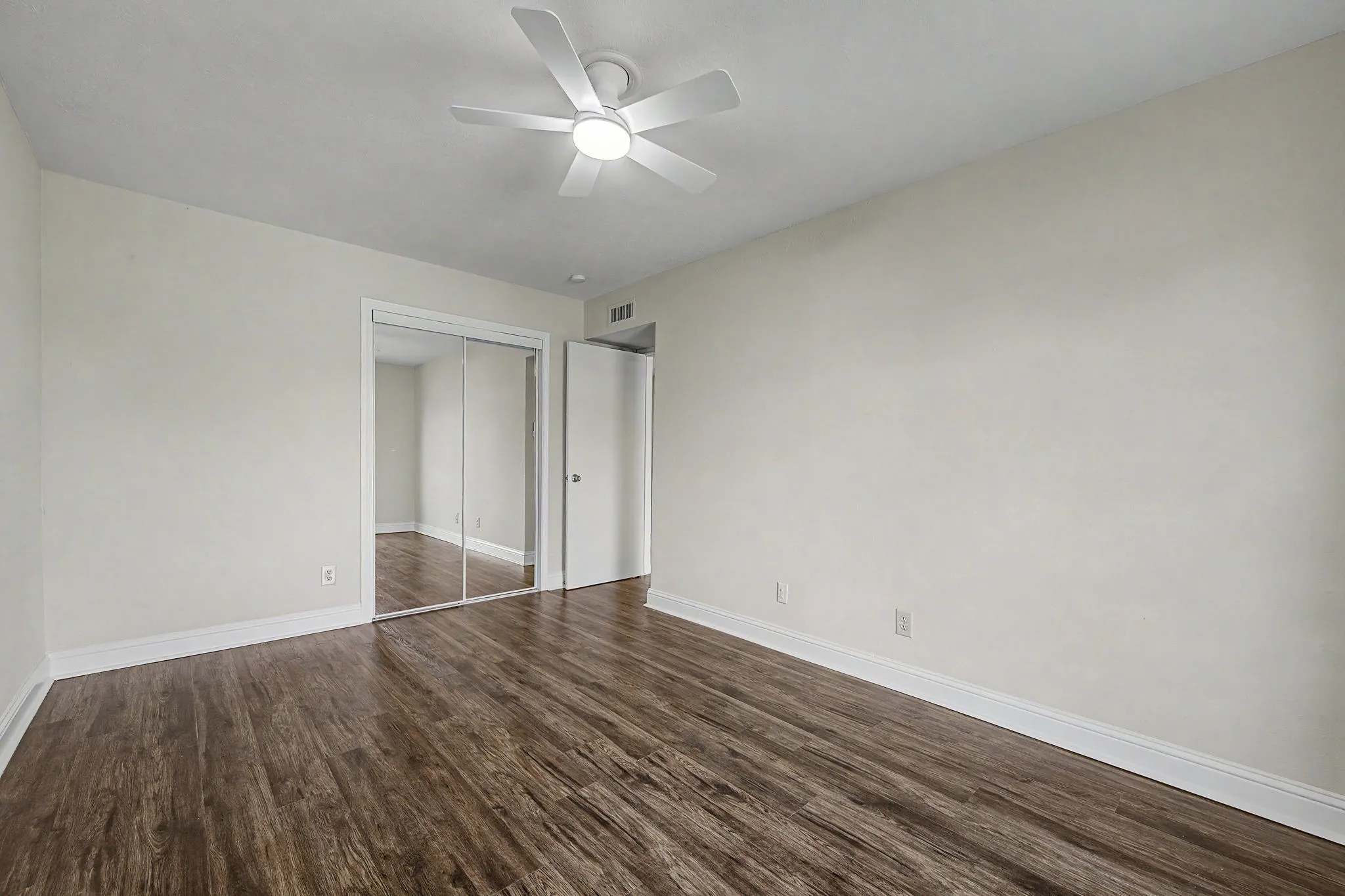 Single Family Residence For Sale in Collin County , 6528 Kiowa Court, Plano, Texas 75023, 3 Bedroom, 2 Bathroom, 2 Garage spaces, 1,674 Sqft, built in 1978, mls#21369995, Real Estate Agent in Plano, Homes For Sale in Collin county, Homes For Sale in Plano, Realtor in Plano Texas, Real Estate Brokerage Independent Realty Texas, Luminita Cordes Realtor