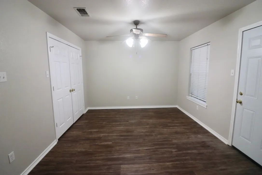 Duplex For Rent in Parker County , 1124 W Spring Street, Weatherford, Texas 76086, 3 Bedroom, 2 Bathroom, 2 Garage spaces, 1,080 Sqft, built in 2002, mls#21371036, Real Estate Agent in Weatherford, Homes For Rent in Parker county, Homes For Rent in Weatherford, Realtor in Weatherford Texas, Real Estate Brokerage Independent Realty Texas, Luminita Cordes Realtor