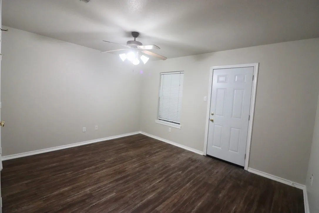 Duplex For Rent in Parker County , 1124 W Spring Street, Weatherford, Texas 76086, 3 Bedroom, 2 Bathroom, 2 Garage spaces, 1,080 Sqft, built in 2002, mls#21371036, Real Estate Agent in Weatherford, Homes For Rent in Parker county, Homes For Rent in Weatherford, Realtor in Weatherford Texas, Real Estate Brokerage Independent Realty Texas, Luminita Cordes Realtor