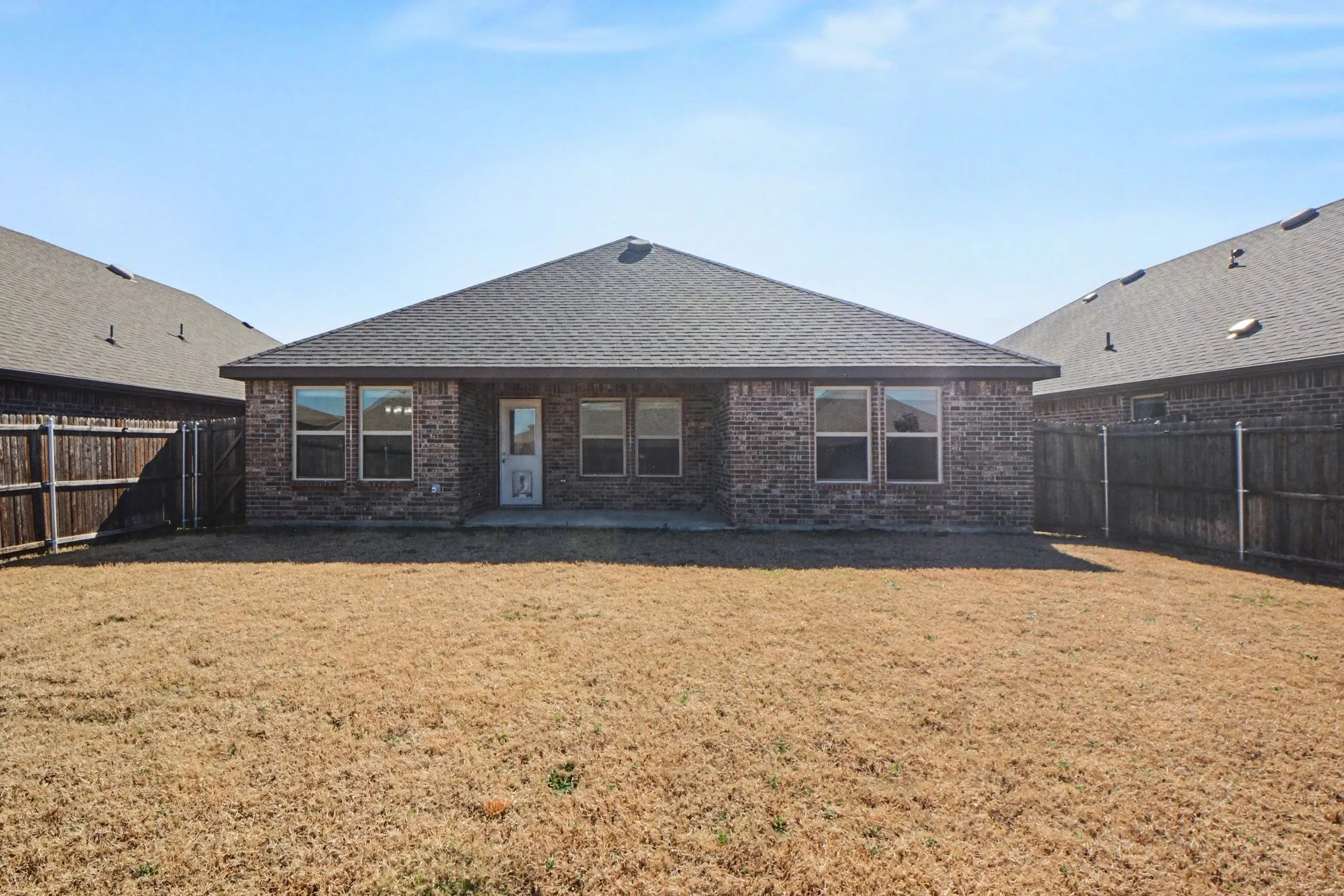 Single Family Residence For Sale in Rockwall County , 128 Newsom Drive, Royse City, Texas 75189, 3 Bedroom, 2 Bathroom, 2 Garage spaces, 1,611 Sqft, built in 2020, mls#21362834, Real Estate Agent in Royse City, Homes For Sale in Rockwall county, Homes For Sale in Royse City, Realtor in Royse City Texas, Real Estate Brokerage Independent Realty Texas, Luminita Cordes Realtor