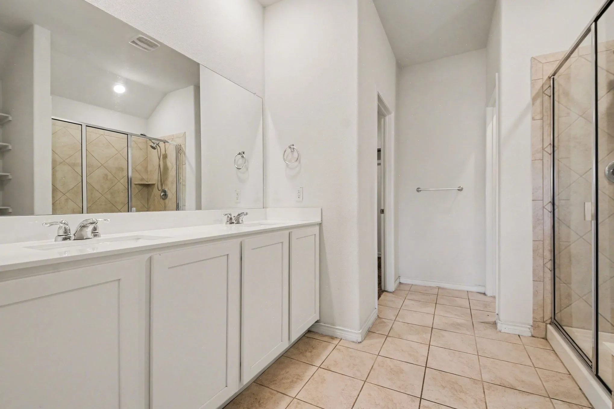 Single Family Residence For Sale in Rockwall County , 128 Newsom Drive, Royse City, Texas 75189, 3 Bedroom, 2 Bathroom, 2 Garage spaces, 1,611 Sqft, built in 2020, mls#21362834, Real Estate Agent in Royse City, Homes For Sale in Rockwall county, Homes For Sale in Royse City, Realtor in Royse City Texas, Real Estate Brokerage Independent Realty Texas, Luminita Cordes Realtor