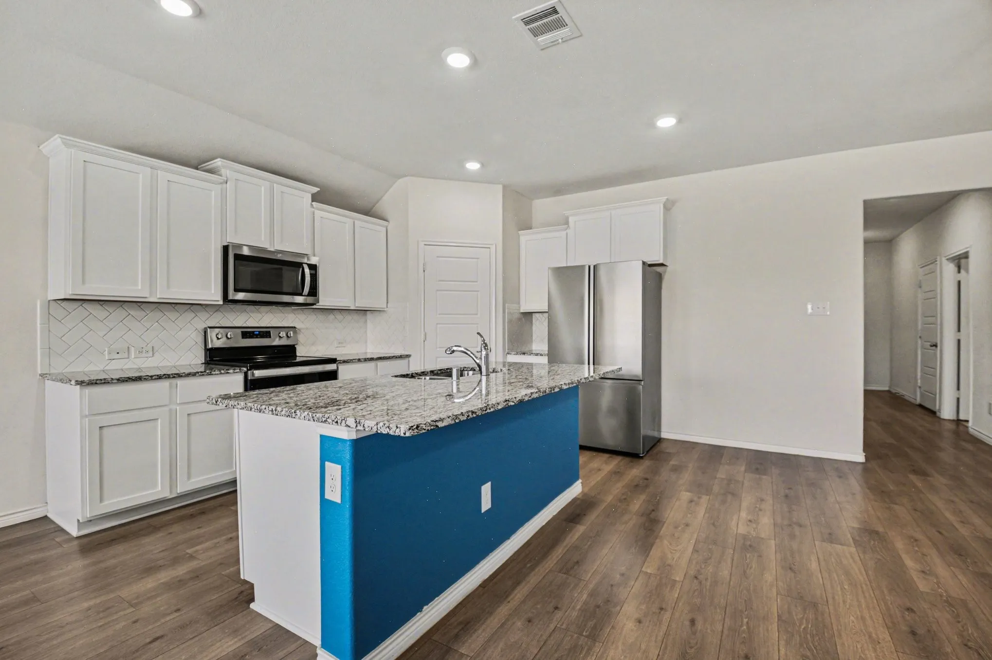 Single Family Residence For Sale in Rockwall County , 128 Newsom Drive, Royse City, Texas 75189, 3 Bedroom, 2 Bathroom, 2 Garage spaces, 1,611 Sqft, built in 2020, mls#21362834, Real Estate Agent in Royse City, Homes For Sale in Rockwall county, Homes For Sale in Royse City, Realtor in Royse City Texas, Real Estate Brokerage Independent Realty Texas, Luminita Cordes Realtor