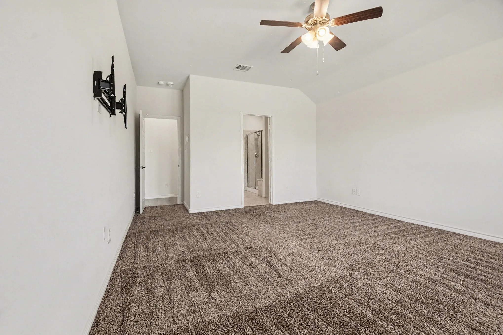 Single Family Residence For Sale in Rockwall County , 128 Newsom Drive, Royse City, Texas 75189, 3 Bedroom, 2 Bathroom, 2 Garage spaces, 1,611 Sqft, built in 2020, mls#21362834, Real Estate Agent in Royse City, Homes For Sale in Rockwall county, Homes For Sale in Royse City, Realtor in Royse City Texas, Real Estate Brokerage Independent Realty Texas, Luminita Cordes Realtor