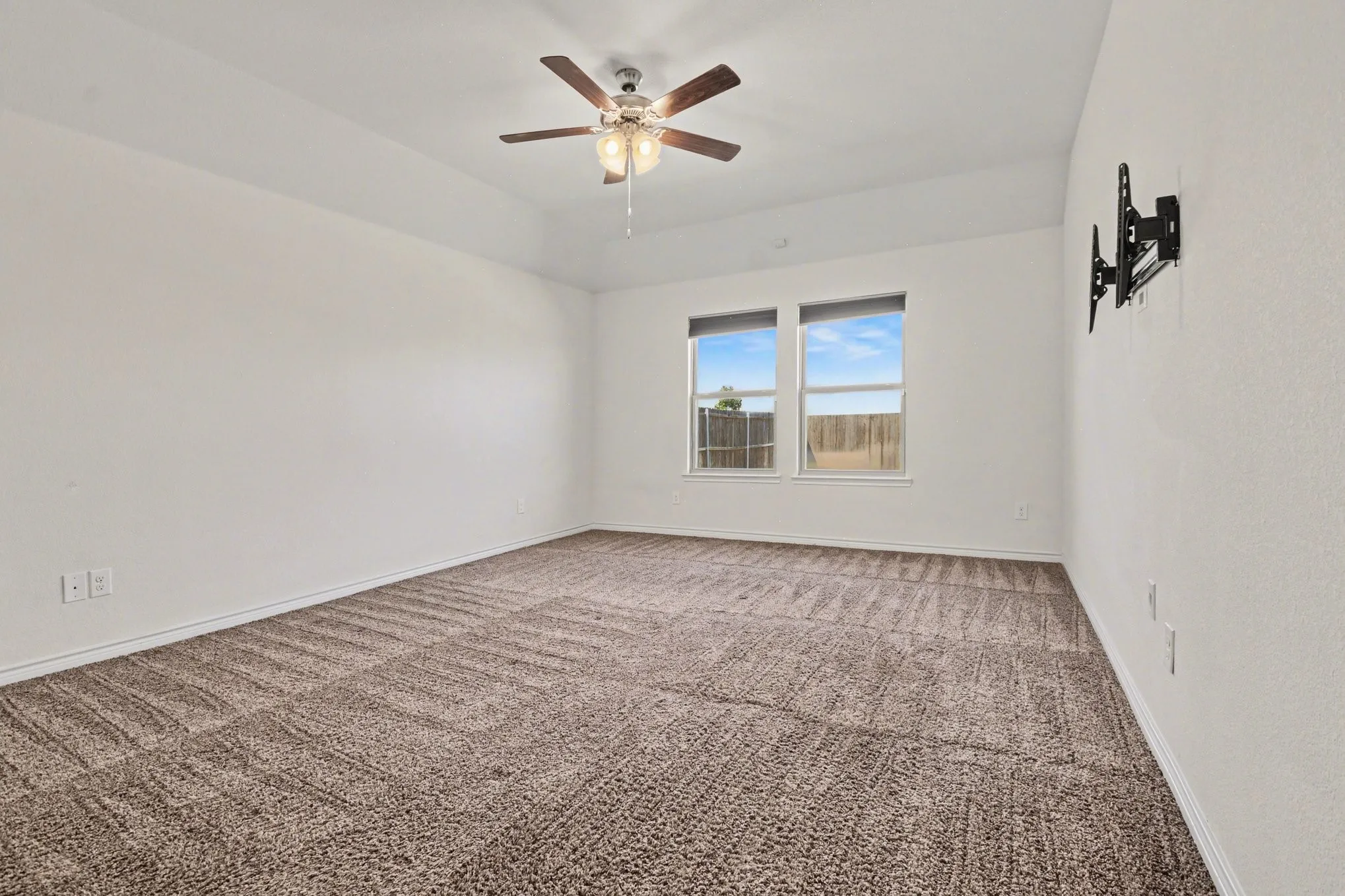 Single Family Residence For Sale in Rockwall County , 128 Newsom Drive, Royse City, Texas 75189, 3 Bedroom, 2 Bathroom, 2 Garage spaces, 1,611 Sqft, built in 2020, mls#21362834, Real Estate Agent in Royse City, Homes For Sale in Rockwall county, Homes For Sale in Royse City, Realtor in Royse City Texas, Real Estate Brokerage Independent Realty Texas, Luminita Cordes Realtor