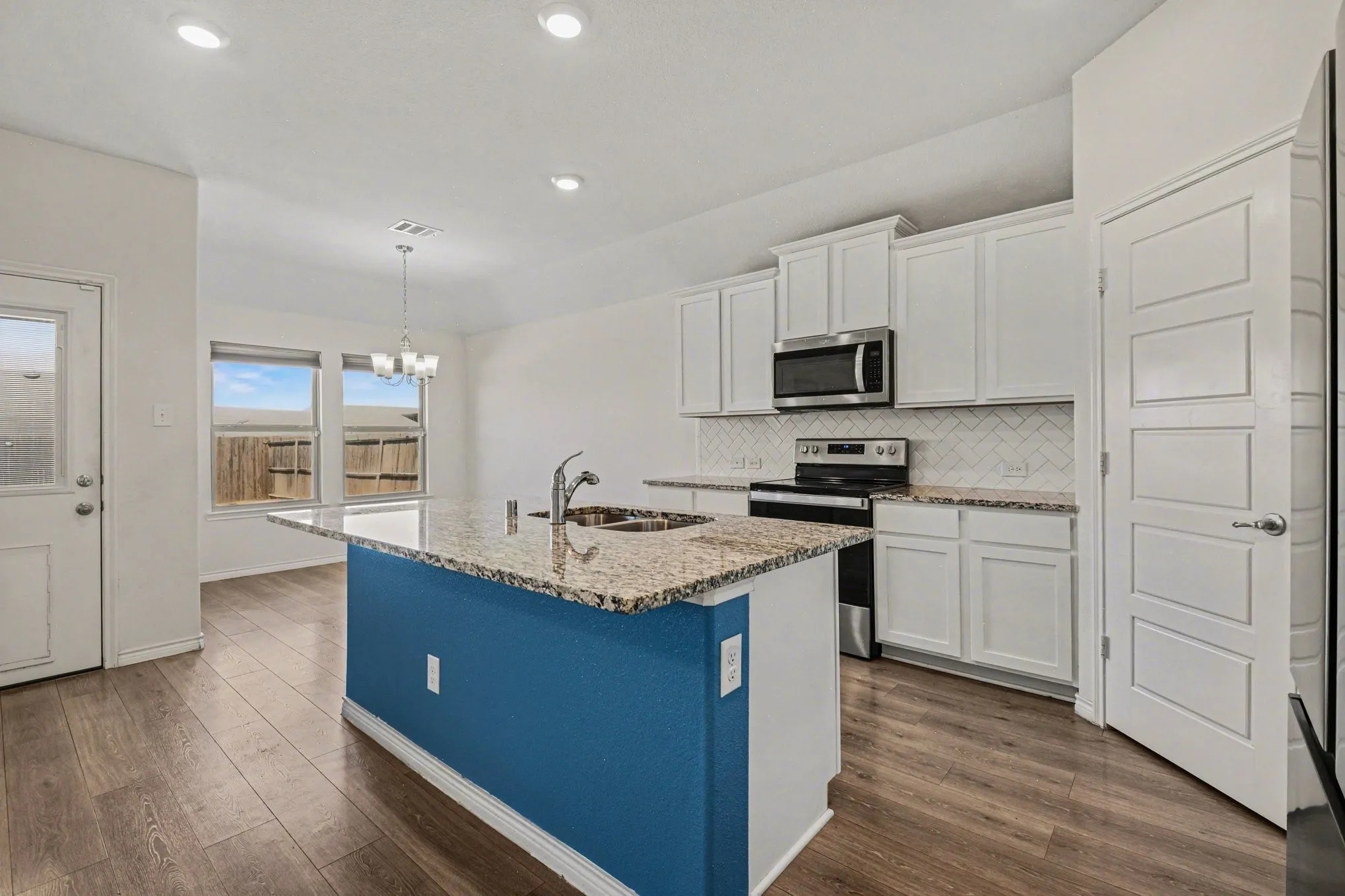 Single Family Residence For Sale in Rockwall County , 128 Newsom Drive, Royse City, Texas 75189, 3 Bedroom, 2 Bathroom, 2 Garage spaces, 1,611 Sqft, built in 2020, mls#21362834, Real Estate Agent in Royse City, Homes For Sale in Rockwall county, Homes For Sale in Royse City, Realtor in Royse City Texas, Real Estate Brokerage Independent Realty Texas, Luminita Cordes Realtor