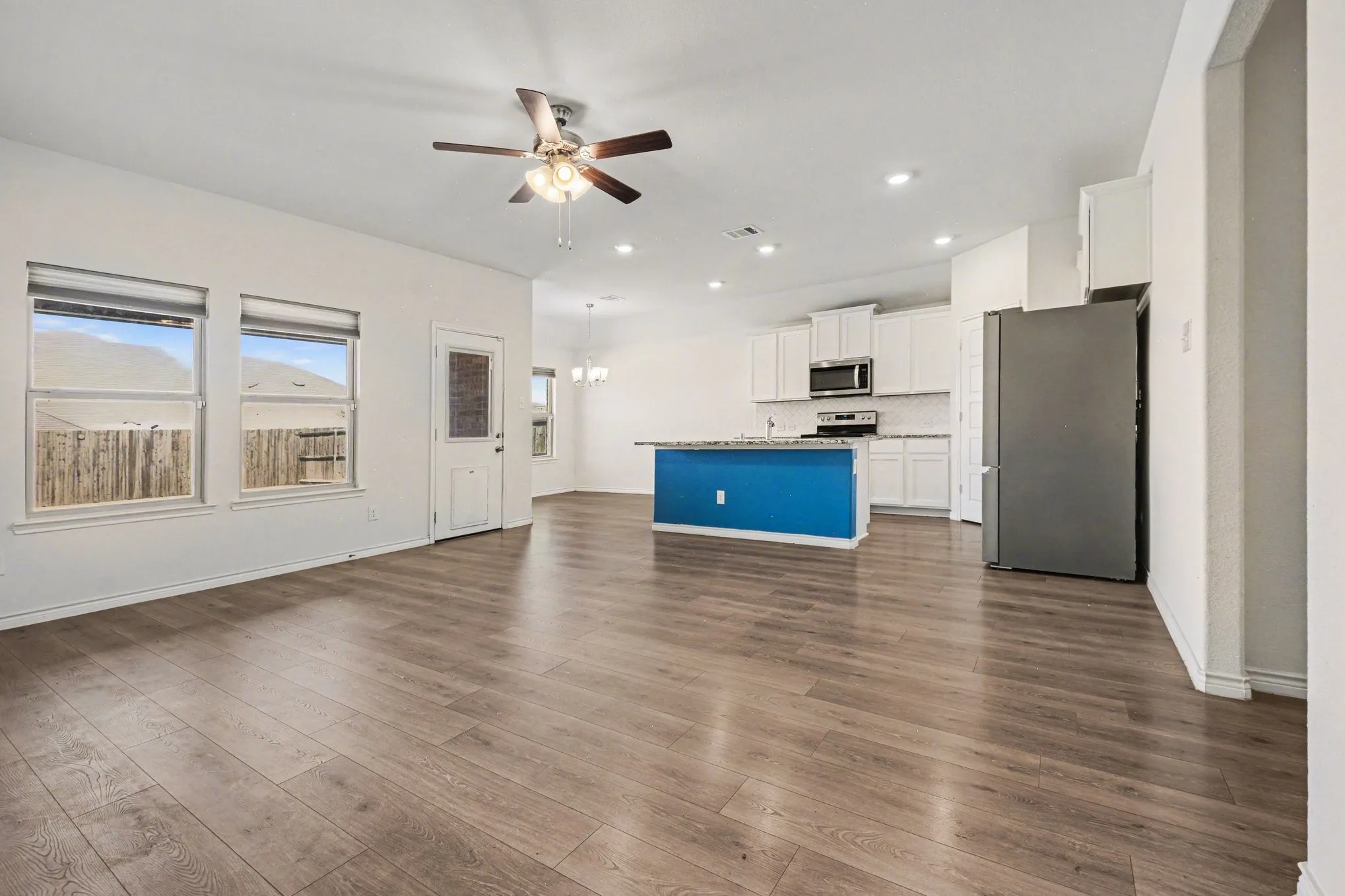 Single Family Residence For Sale in Rockwall County , 128 Newsom Drive, Royse City, Texas 75189, 3 Bedroom, 2 Bathroom, 2 Garage spaces, 1,611 Sqft, built in 2020, mls#21362834, Real Estate Agent in Royse City, Homes For Sale in Rockwall county, Homes For Sale in Royse City, Realtor in Royse City Texas, Real Estate Brokerage Independent Realty Texas, Luminita Cordes Realtor