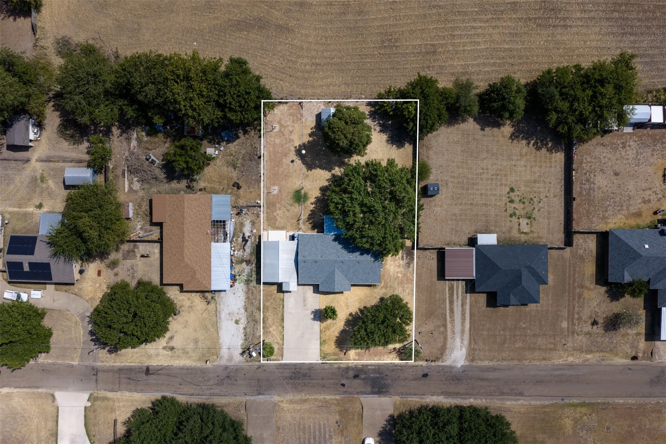 Single Family Residence For Sale in Mc Lennan County , 664 Woodard Lane, Bruceville, Texas 76630, 3 Bedroom, 2 Bathroom, 1 Garage spaces, 1,723 Sqft, built in 1986, mls#21368551, Real Estate Agent in Bruceville, Homes For Sale in Mc Lennan county, Homes For Sale in Bruceville, Realtor in Bruceville Texas, Real Estate Brokerage Independent Realty Texas, Luminita Cordes Realtor