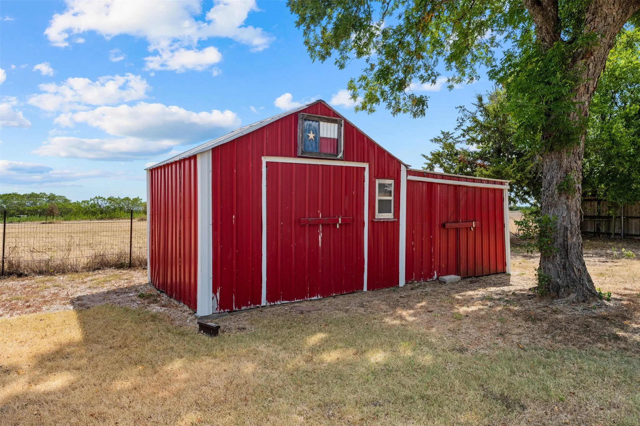 Single Family Residence For Sale in Mc Lennan County , 664 Woodard Lane, Bruceville, Texas 76630, 3 Bedroom, 2 Bathroom, 1 Garage spaces, 1,723 Sqft, built in 1986, mls#21368551, Real Estate Agent in Bruceville, Homes For Sale in Mc Lennan county, Homes For Sale in Bruceville, Realtor in Bruceville Texas, Real Estate Brokerage Independent Realty Texas, Luminita Cordes Realtor