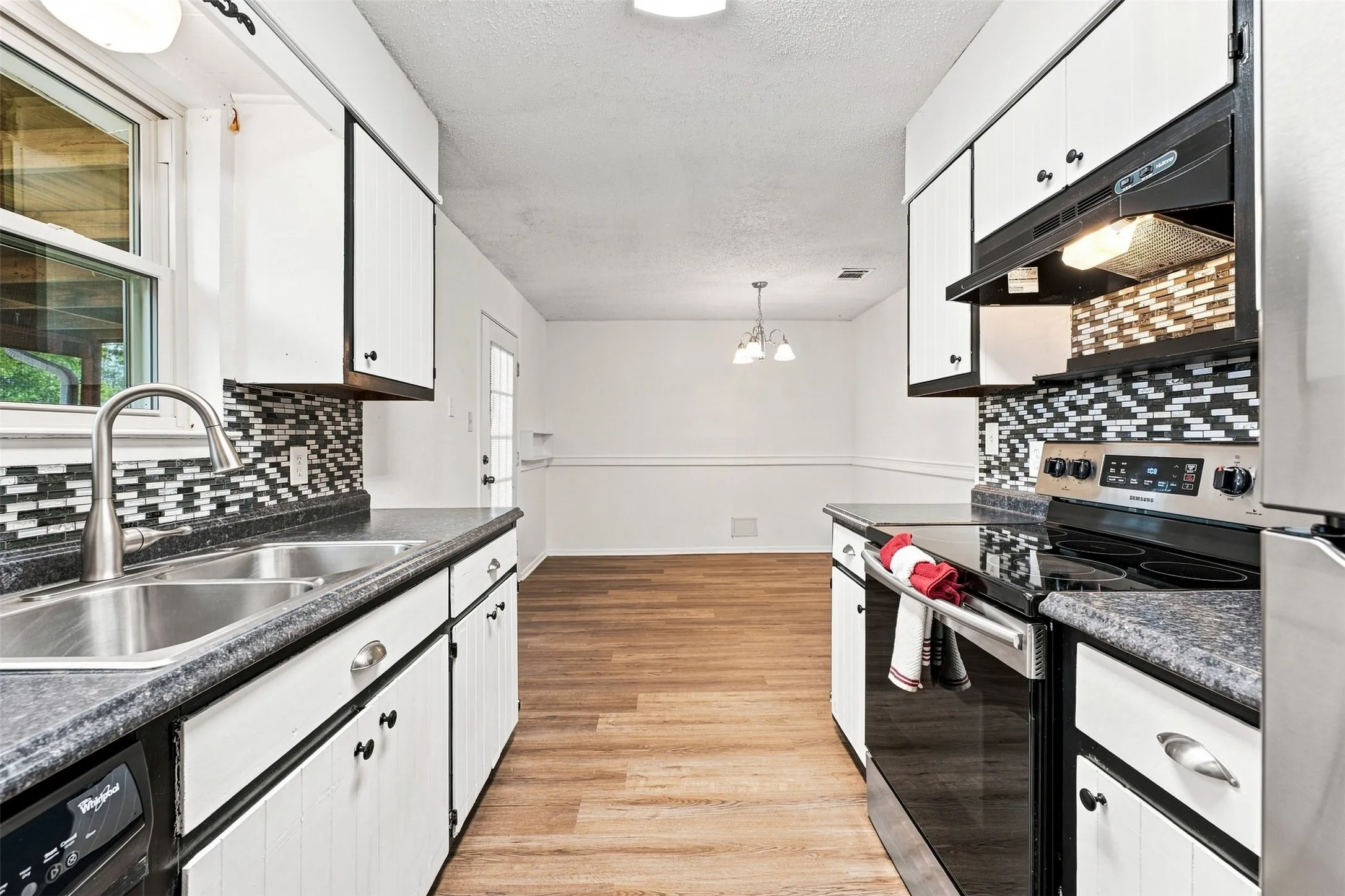 Single Family Residence For Sale in Mc Lennan County , 664 Woodard Lane, Bruceville, Texas 76630, 3 Bedroom, 2 Bathroom, 1 Garage spaces, 1,723 Sqft, built in 1986, mls#21368551, Real Estate Agent in Bruceville, Homes For Sale in Mc Lennan county, Homes For Sale in Bruceville, Realtor in Bruceville Texas, Real Estate Brokerage Independent Realty Texas, Luminita Cordes Realtor