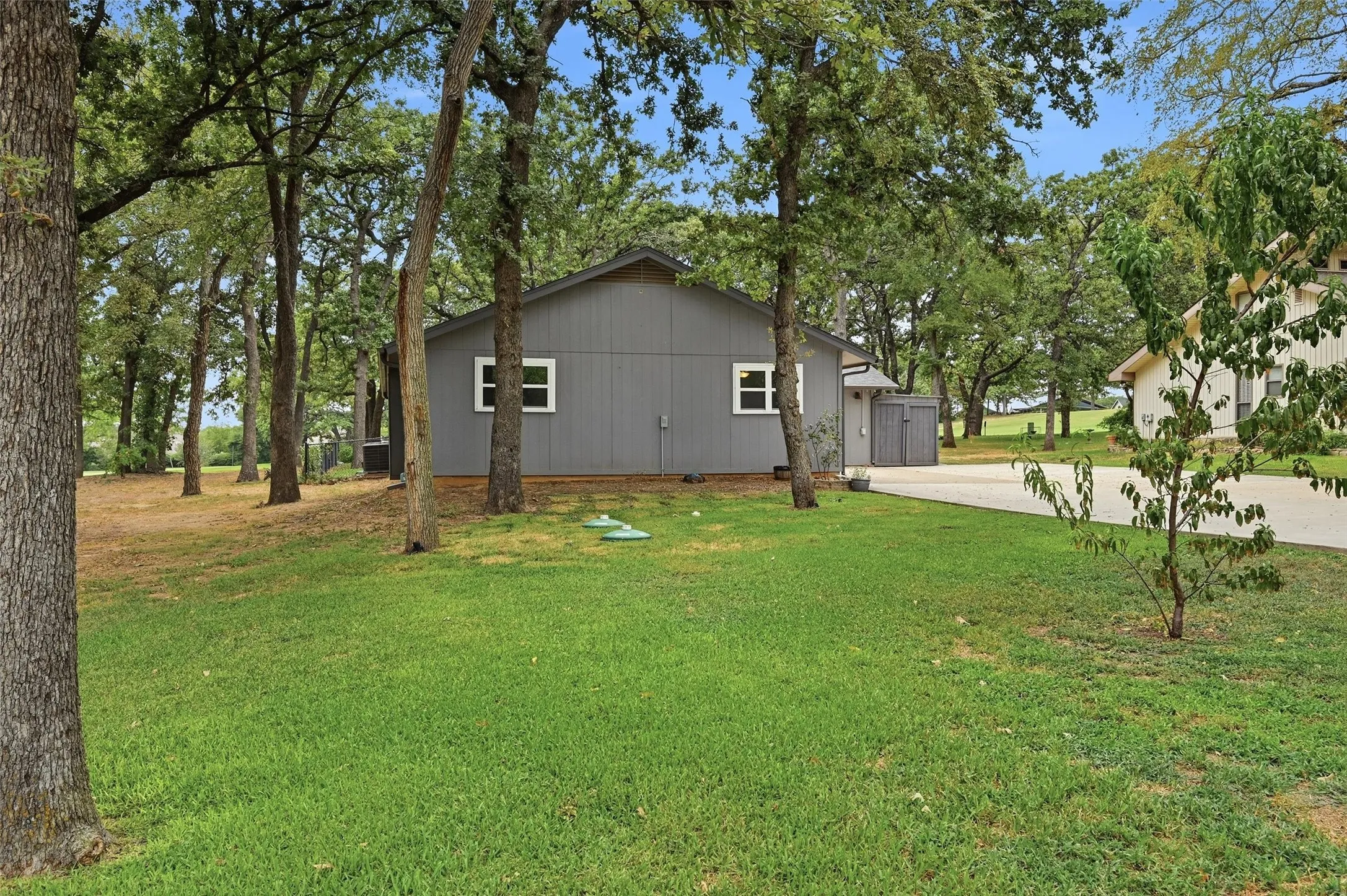 Single Family Residence For Sale in Cooke County , 237 Cayuga Trail, Lake Kiowa, Texas 76240, 3 Bedroom, 2 Bathroom, Garage spaces, 1,879 Sqft, built in 1978, mls#21370850, Real Estate Agent in Lake Kiowa, Homes For Sale in Cooke county, Homes For Sale in Lake Kiowa, Realtor in Lake Kiowa Texas, Real Estate Brokerage Independent Realty Texas, Luminita Cordes Realtor