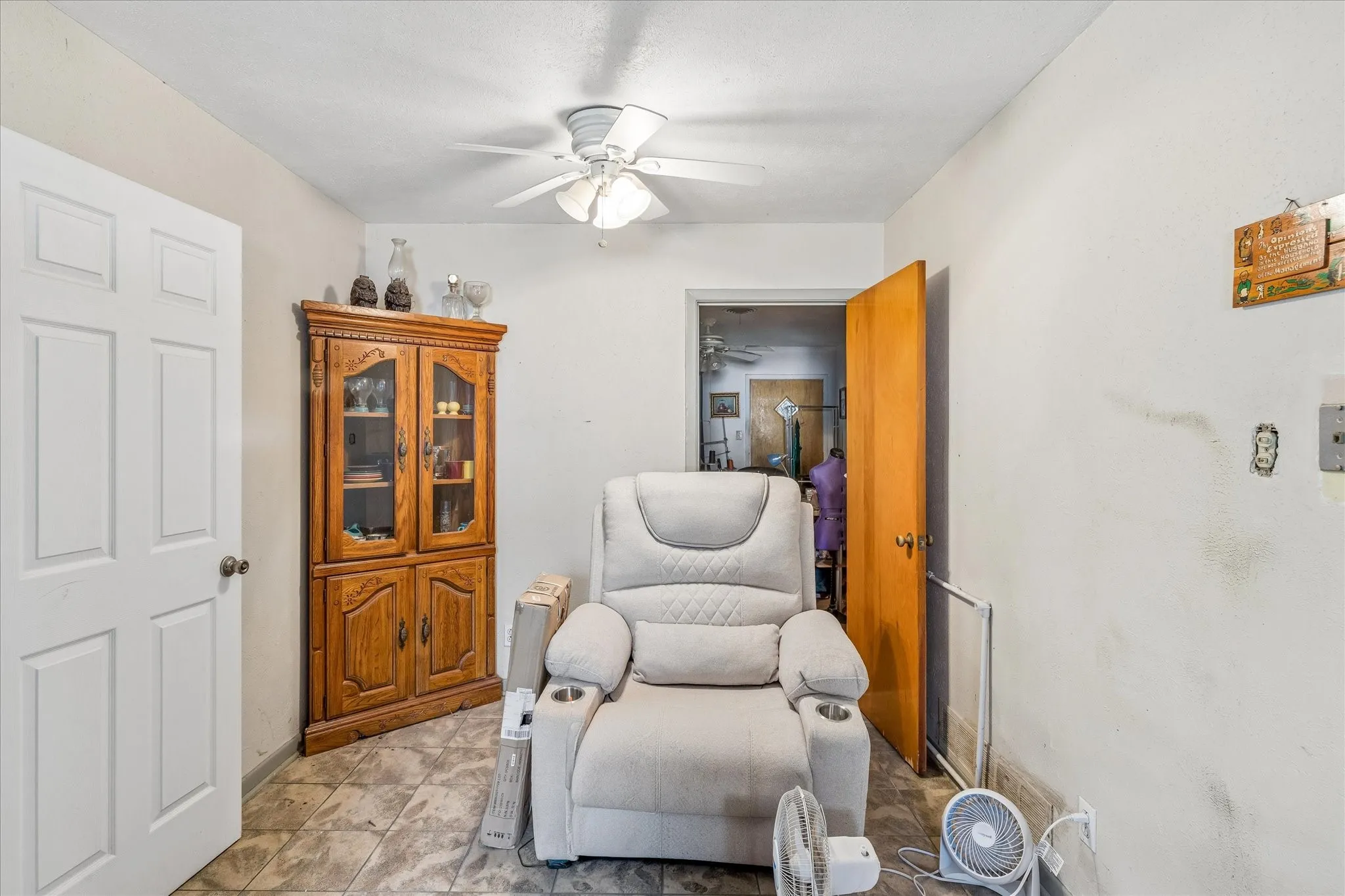 Single Family Residence For Sale in Tarrant County , 2007 Haltom Road, Haltom City, Texas 76117, 3 Bedroom, 2 Bathroom, Garage spaces, 1,269 Sqft, built in 1956, mls#21368298, Real Estate Agent in Haltom City, Homes For Sale in Tarrant county, Homes For Sale in Haltom City, Realtor in Haltom City Texas, Real Estate Brokerage Independent Realty Texas, Luminita Cordes Realtor