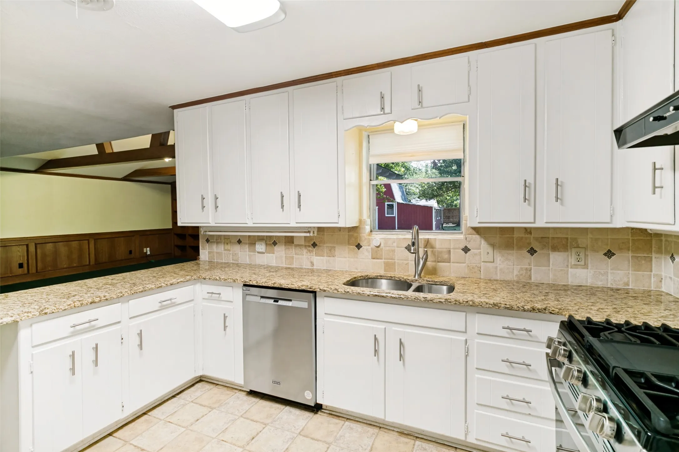 Single Family Residence For Sale in Tarrant County , 4708 Cummings Drive, North Richland Hills, Texas 76180, 3 Bedroom, 2 Bathroom, 2 Garage spaces, 1,916 Sqft, built in 1958, mls#21367428, Real Estate Agent in North Richland Hills, Homes For Sale in Tarrant county, Homes For Sale in North Richland Hills, Realtor in North Richland Hills Texas, Real Estate Brokerage Independent Realty Texas, Luminita Cordes Realtor