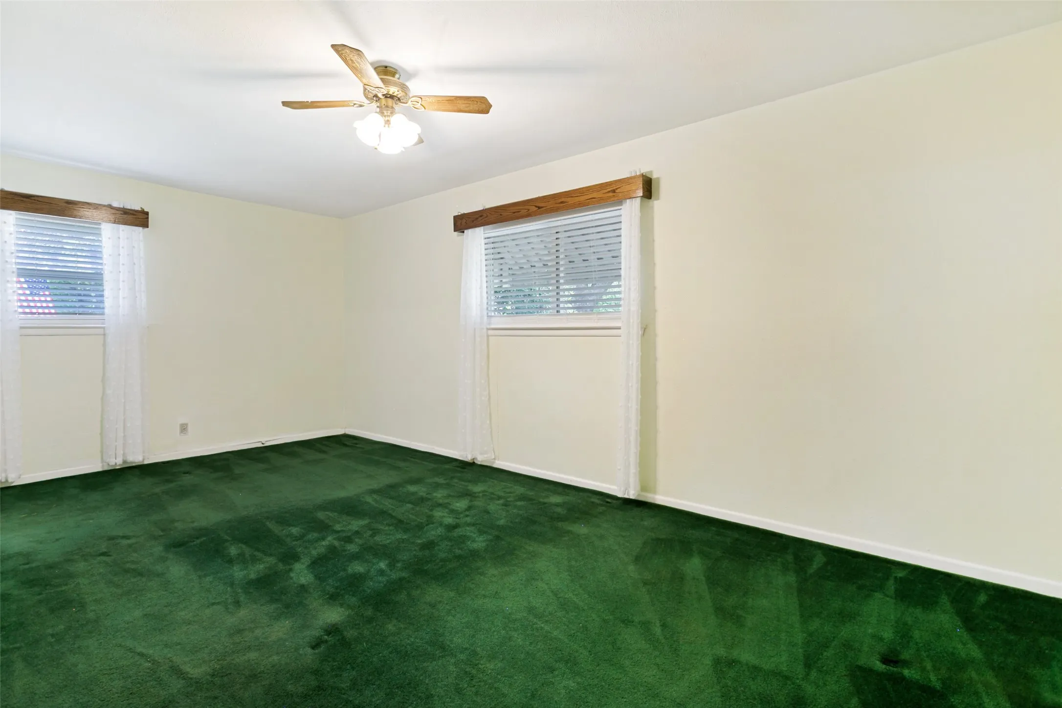Single Family Residence For Sale in Tarrant County , 4708 Cummings Drive, North Richland Hills, Texas 76180, 3 Bedroom, 2 Bathroom, 2 Garage spaces, 1,916 Sqft, built in 1958, mls#21367428, Real Estate Agent in North Richland Hills, Homes For Sale in Tarrant county, Homes For Sale in North Richland Hills, Realtor in North Richland Hills Texas, Real Estate Brokerage Independent Realty Texas, Luminita Cordes Realtor