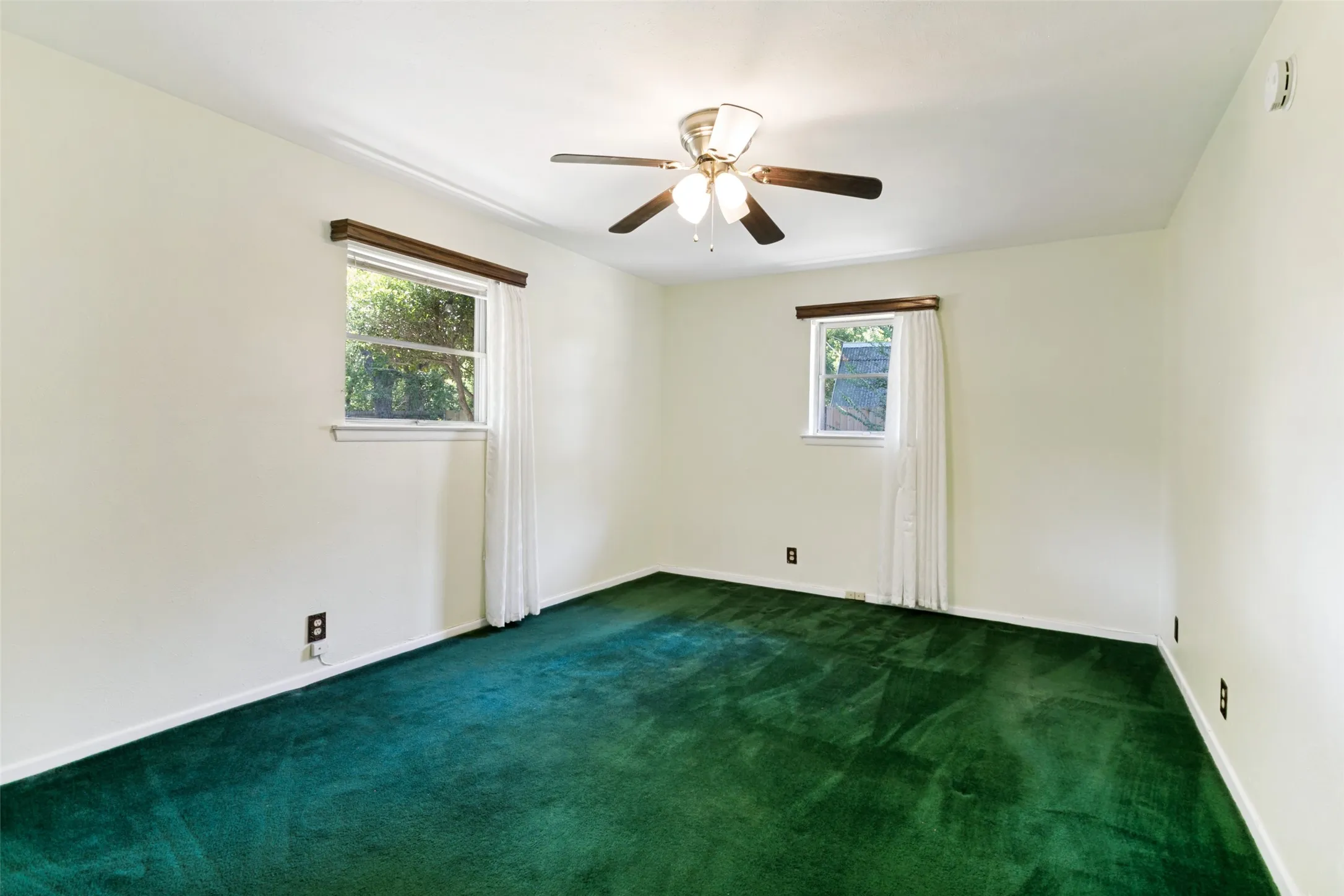 Single Family Residence For Sale in Tarrant County , 4708 Cummings Drive, North Richland Hills, Texas 76180, 3 Bedroom, 2 Bathroom, 2 Garage spaces, 1,916 Sqft, built in 1958, mls#21367428, Real Estate Agent in North Richland Hills, Homes For Sale in Tarrant county, Homes For Sale in North Richland Hills, Realtor in North Richland Hills Texas, Real Estate Brokerage Independent Realty Texas, Luminita Cordes Realtor