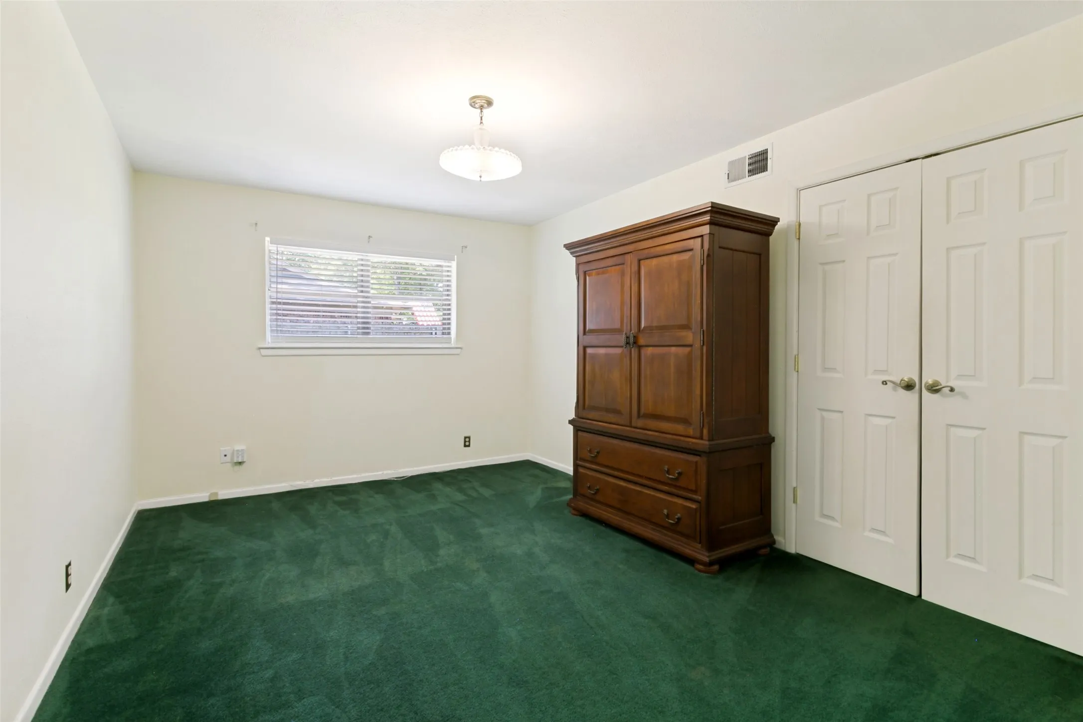 Single Family Residence For Sale in Tarrant County , 4708 Cummings Drive, North Richland Hills, Texas 76180, 3 Bedroom, 2 Bathroom, 2 Garage spaces, 1,916 Sqft, built in 1958, mls#21367428, Real Estate Agent in North Richland Hills, Homes For Sale in Tarrant county, Homes For Sale in North Richland Hills, Realtor in North Richland Hills Texas, Real Estate Brokerage Independent Realty Texas, Luminita Cordes Realtor